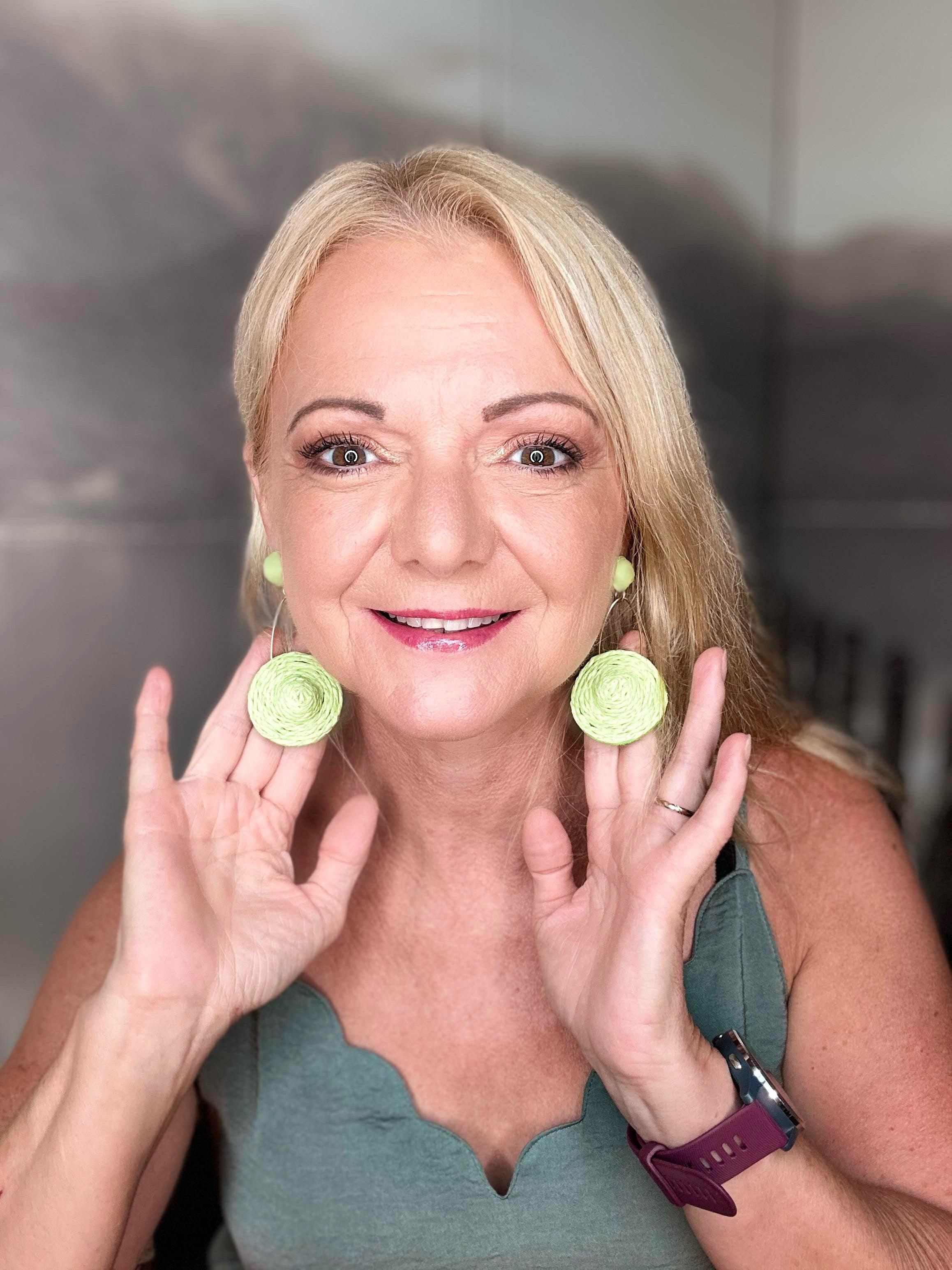 Boucles d’oreilles APOLLINE chapeaux verts - Créations Uniques