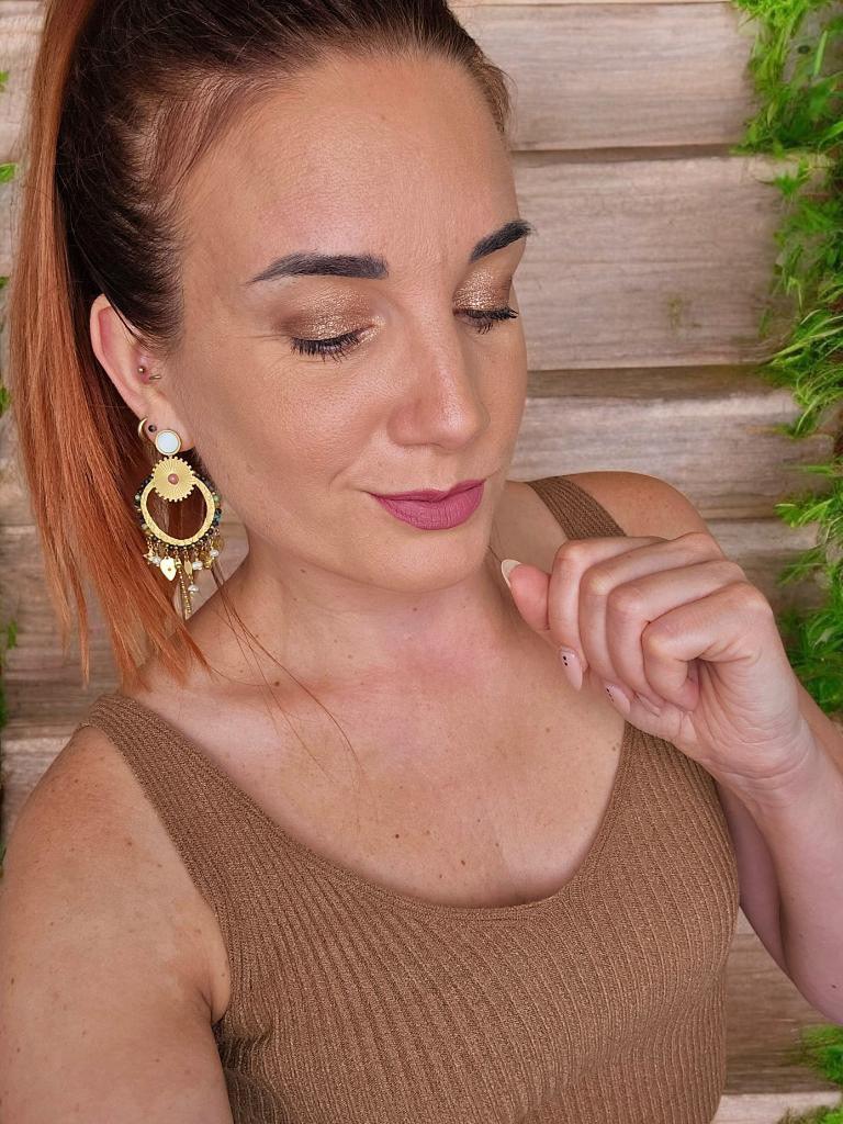 Boucles d’oreilles MARIE-AMELIE dorées, perles et multi pampilles clous blancs. - Créations Uniques