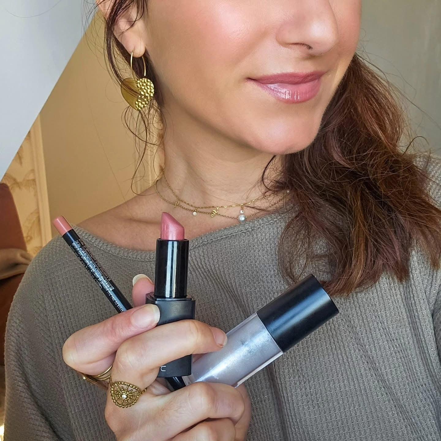 Boucles d’oreilles ELLEN cœurs dorés moitié martelée - Créations Uniques - Créations Uniques