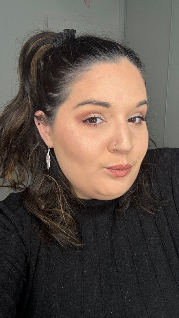 Boucles d’oreilles NINA gouttes noires et plumes argentées - Créations Uniques - Créations Uniques