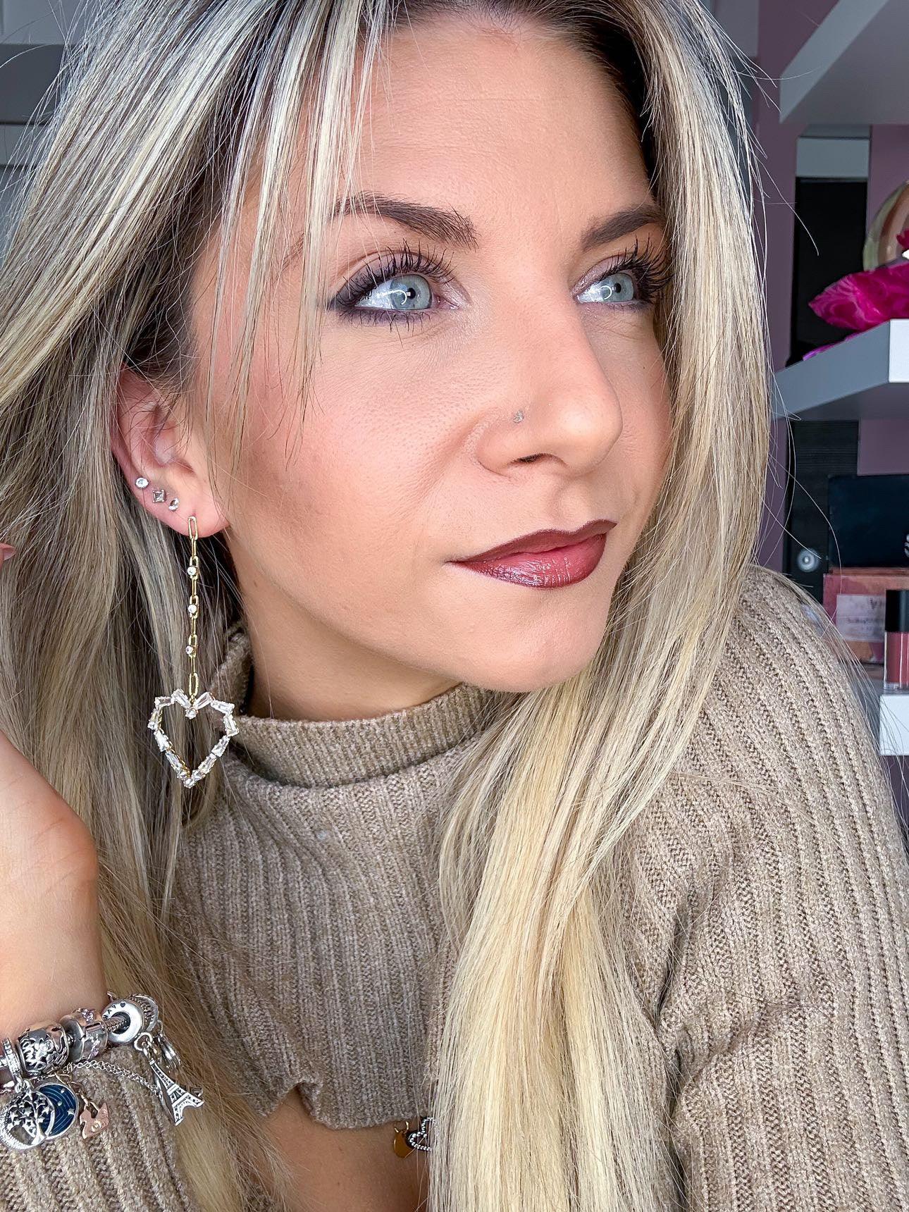 Boucles d’oreilles pendantes MERYLE cœurs strass - Créations Uniques