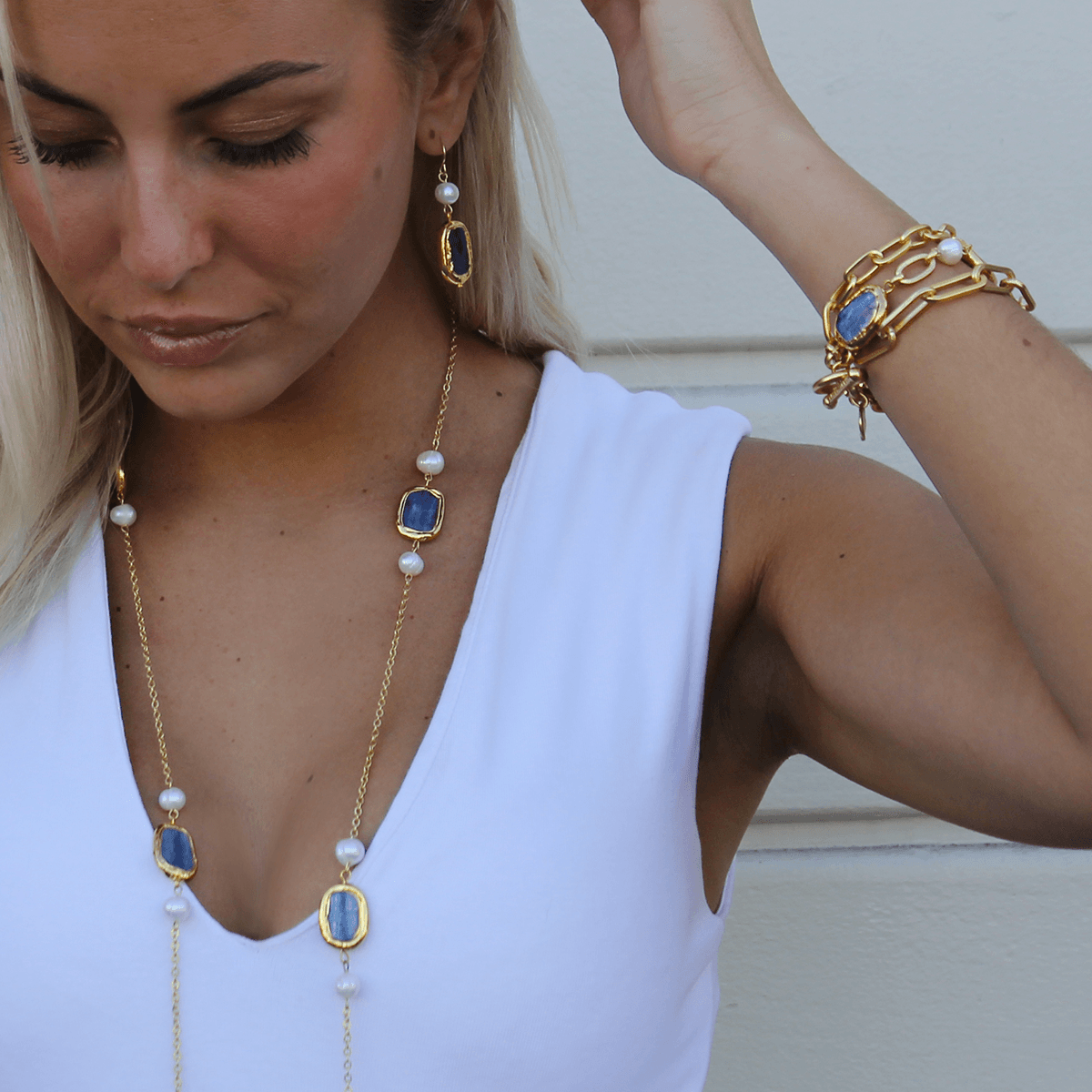 N75533 Collier station délicates pierres précieuses de cyanite - Karine Sultan - Créations Uniques