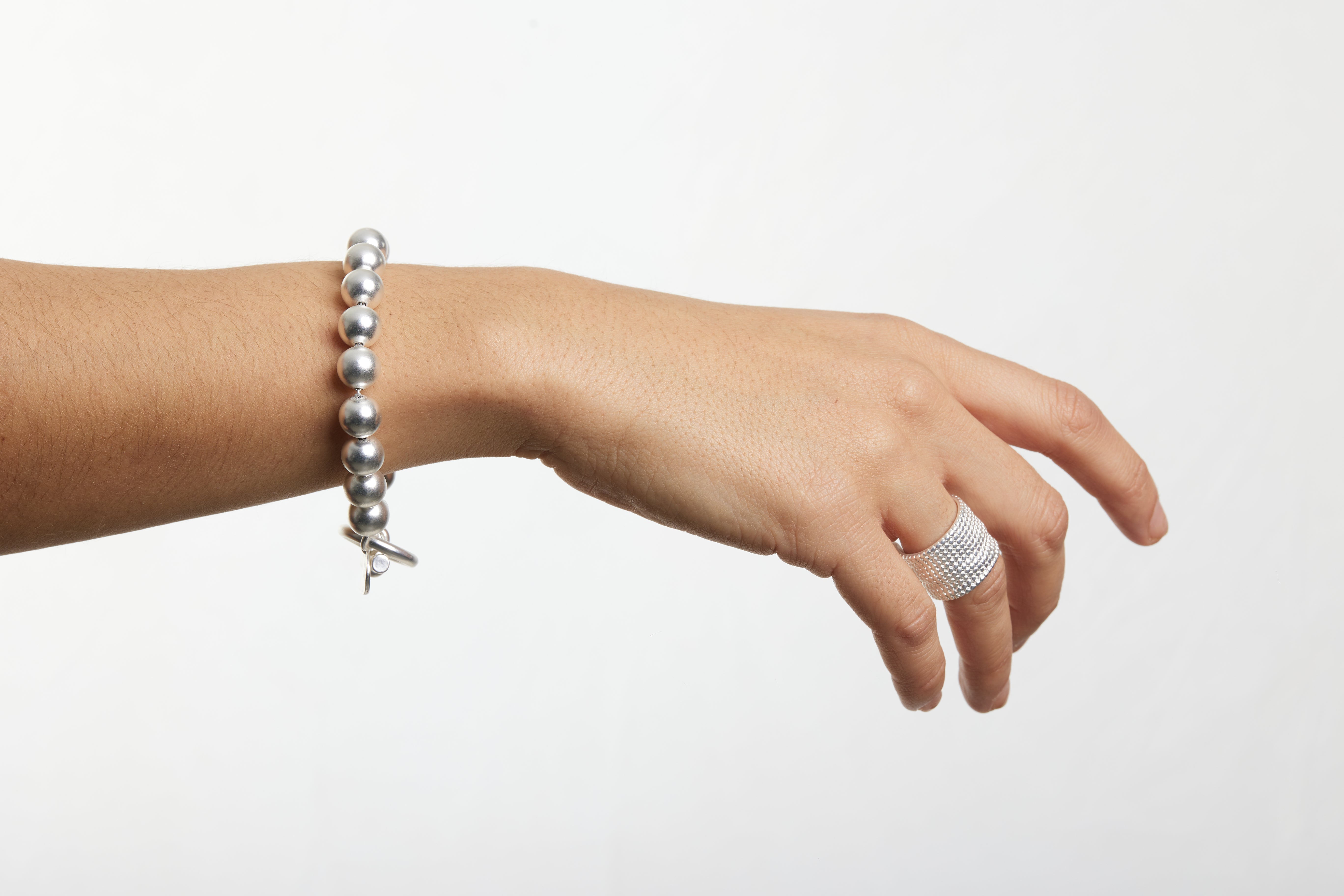 B80084 Bracelet chaîne perlée - Karine Sultan - Créations Uniques