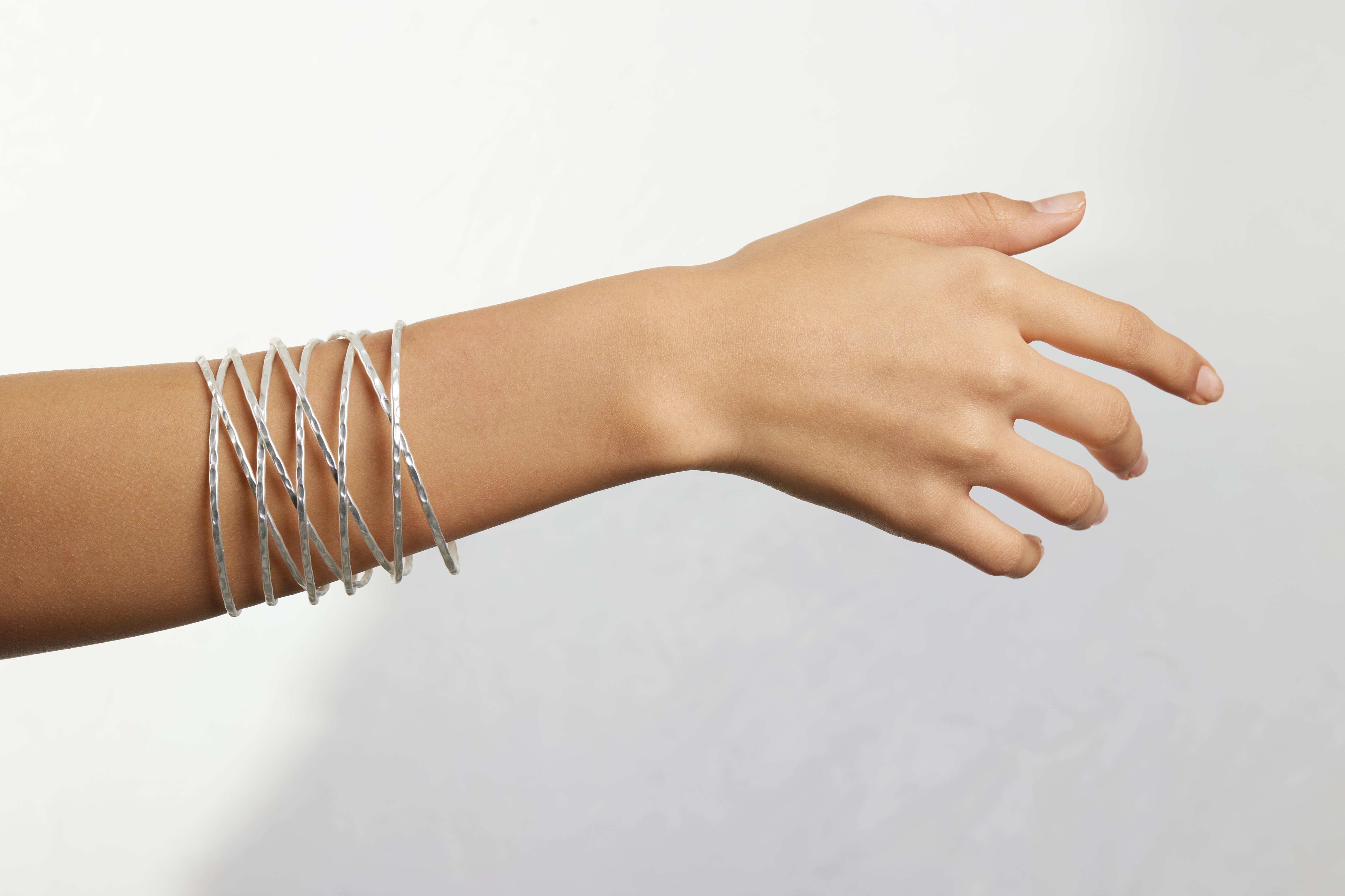 B61047 Bracelet Manchette Fil - Karine Sultan - Créations Uniques