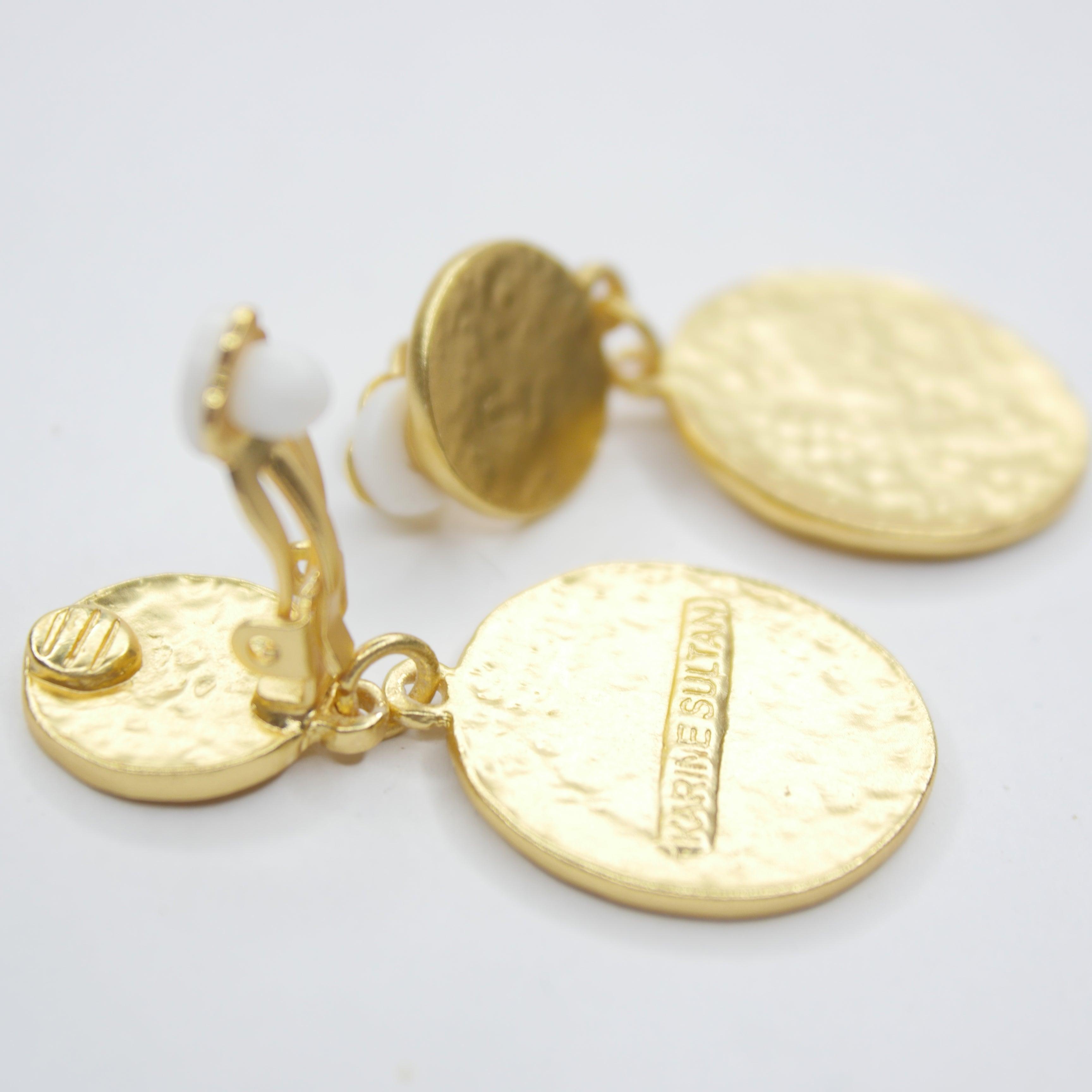 E71732 Boucles d'oreilles clips goutte pièce plate martelée - Karine Sultan - Créations Uniques