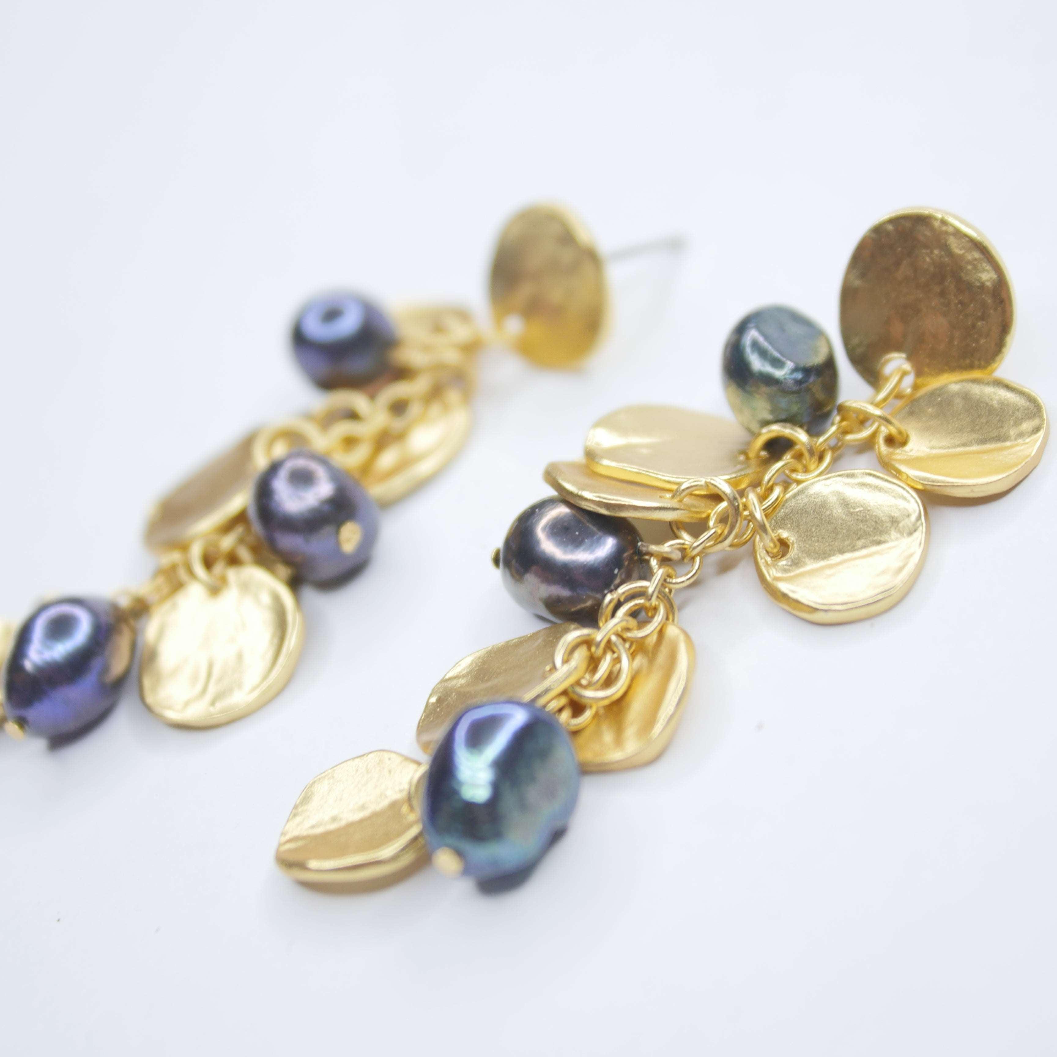 E72509 Boucles d'oreilles lustre pièce et perles de paon - Karine Sultan - Créations Uniques