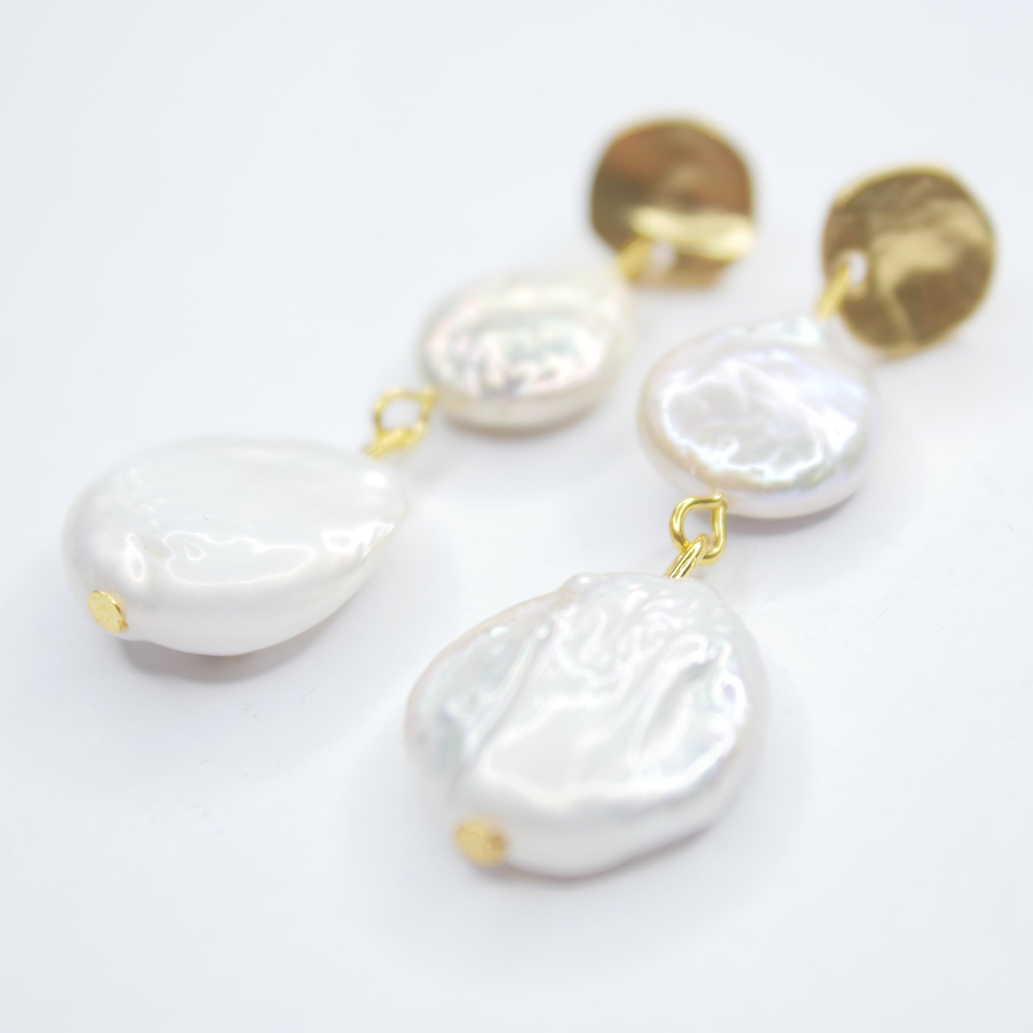 E72517 Boucles d'oreilles pendantes - Karine Sultan - Créations Uniques