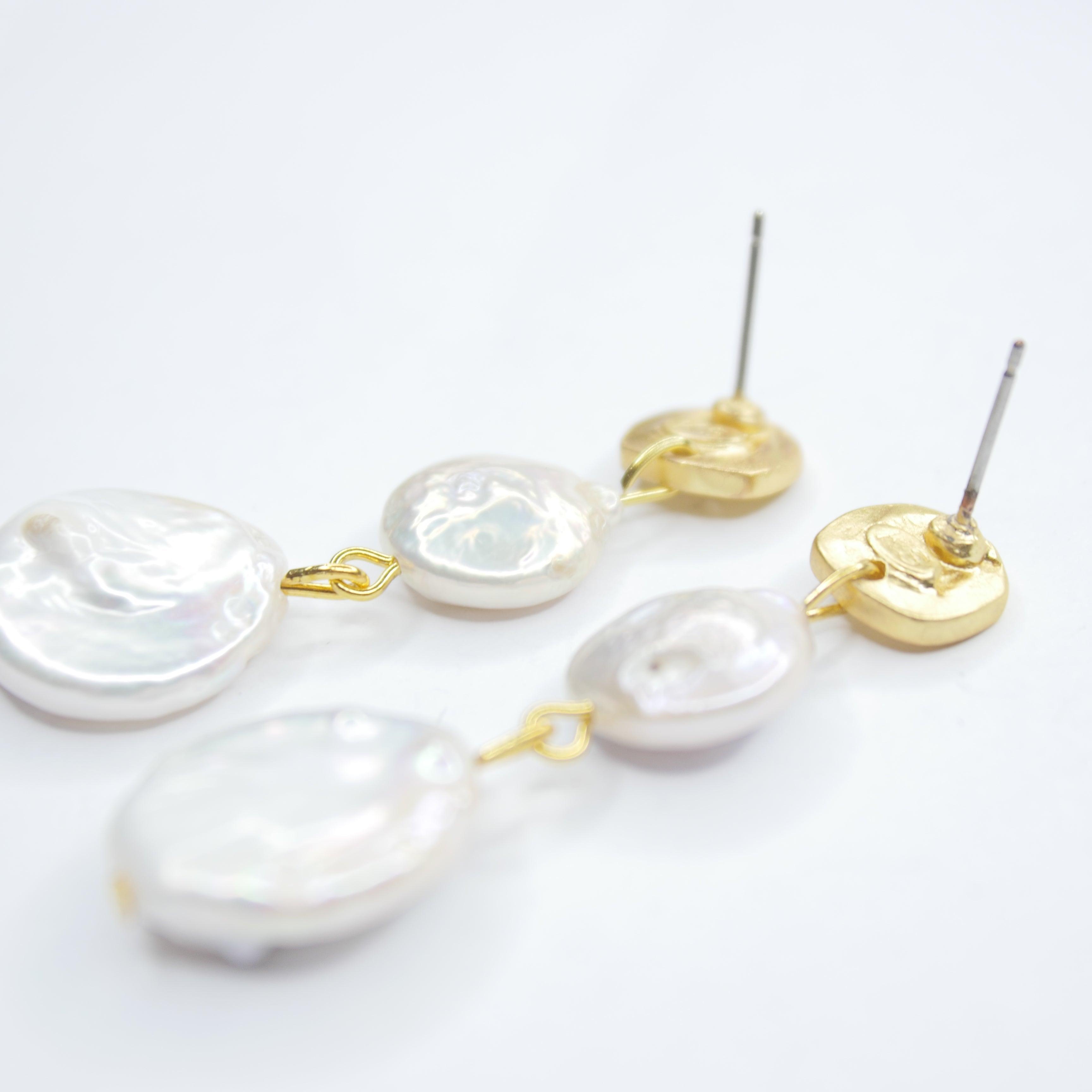 E72517 Boucles d'oreilles pendantes - Karine Sultan - Créations Uniques