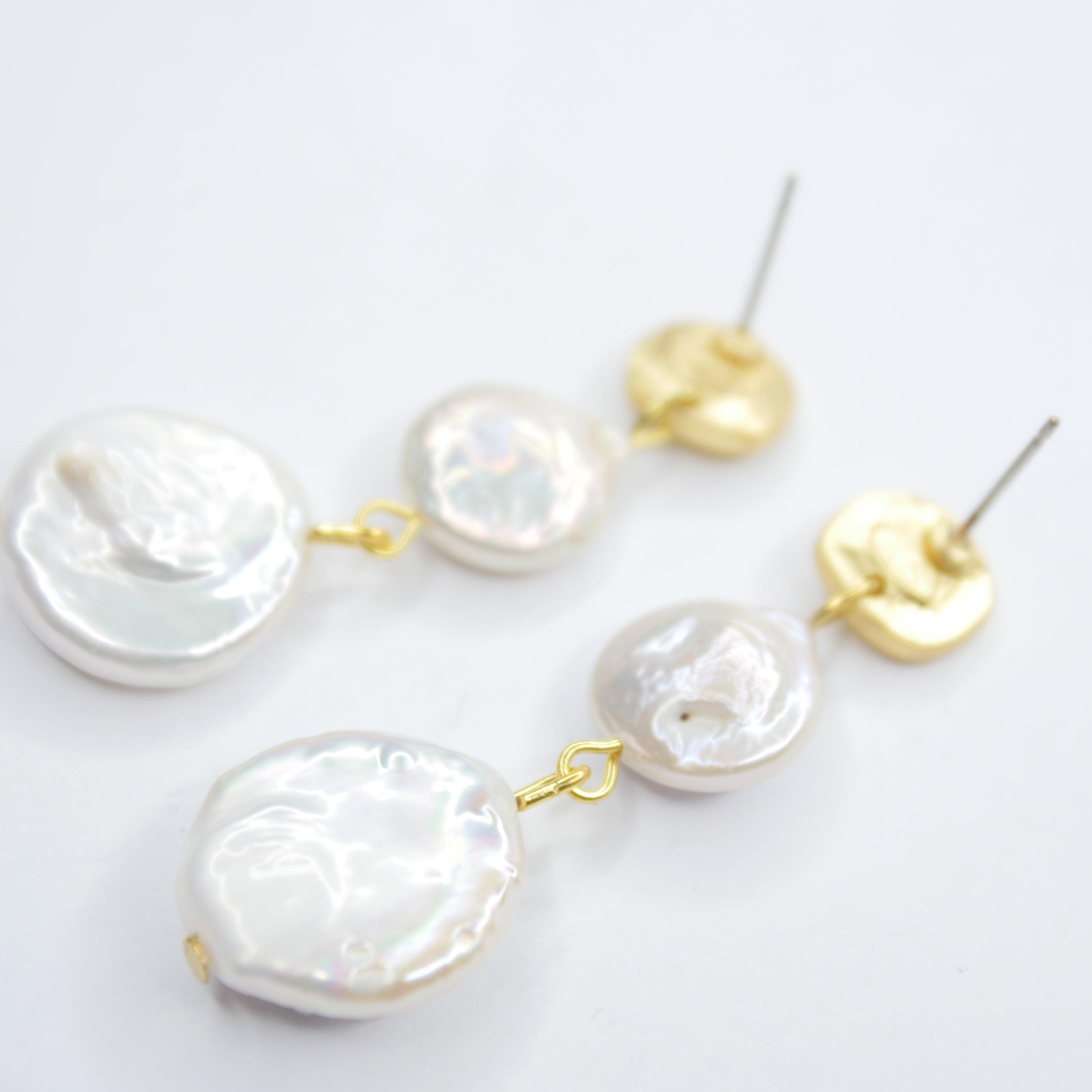 E72517 Boucles d'oreilles pendantes - Karine Sultan - Créations Uniques