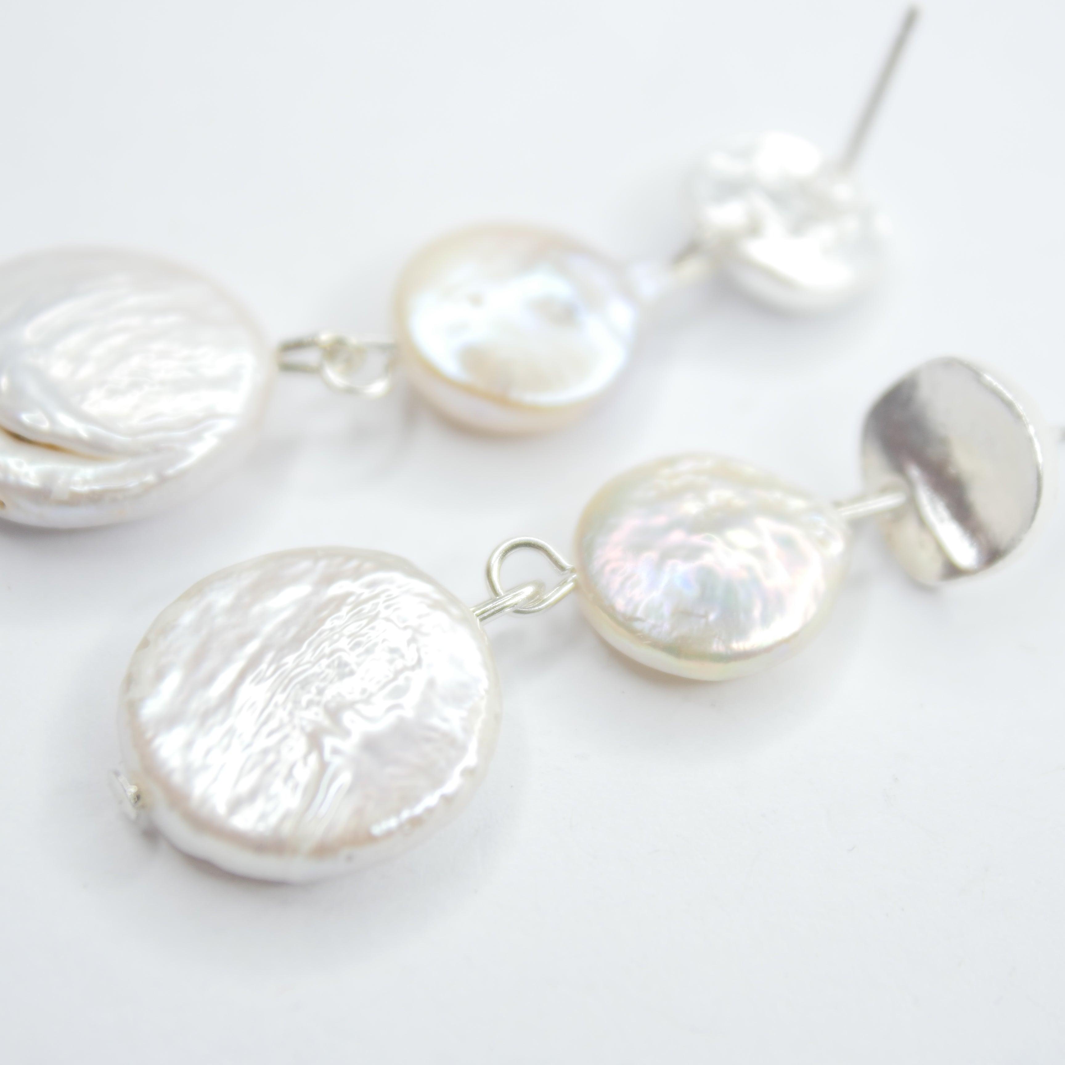 E72517 Boucles d'oreilles pendantes - Karine Sultan - Créations Uniques