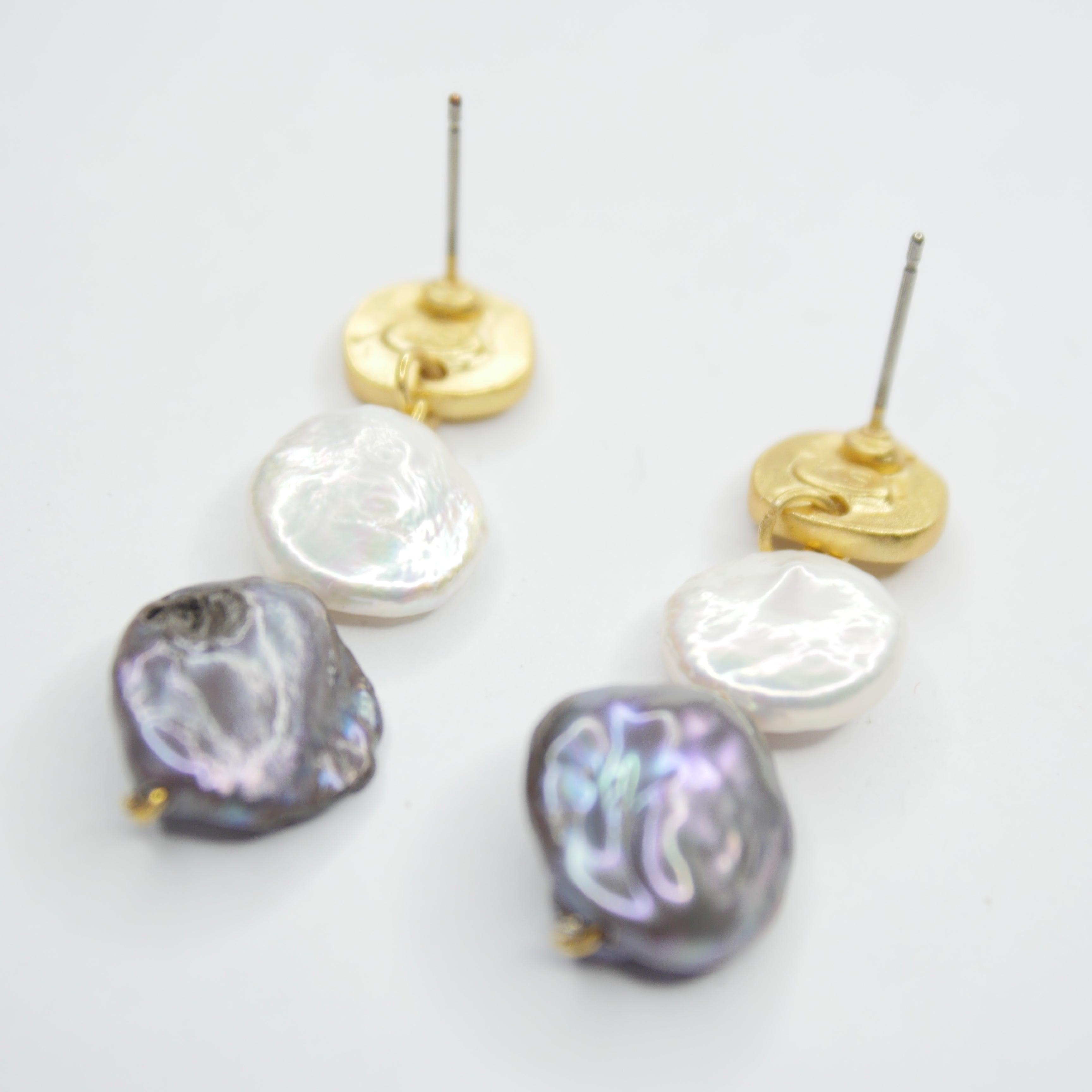 E73519 Boucles d'oreilles puces mini pièces et perles - Karine Sultan - Créations Uniques