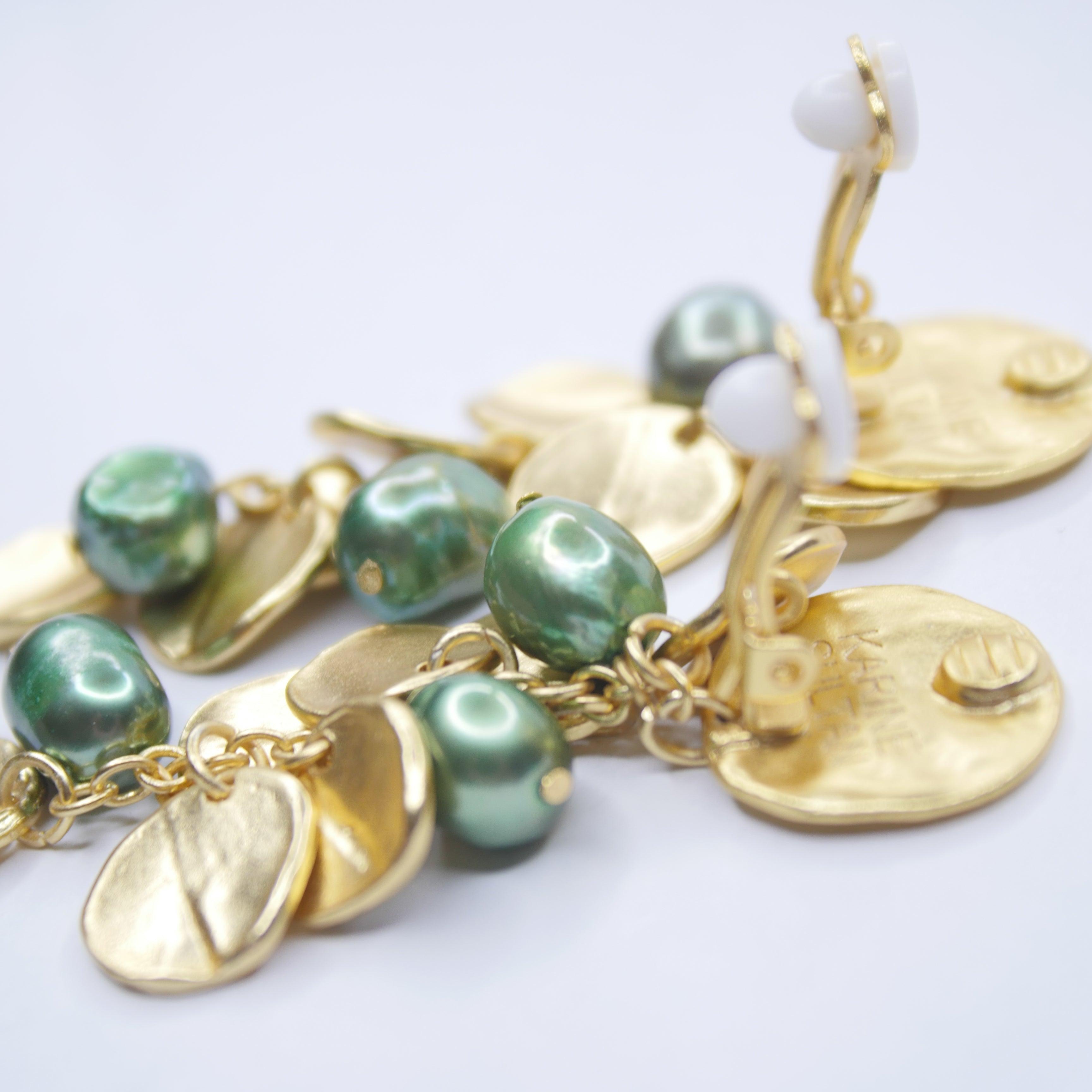E75510 Clips grappes dorées et perles vertes - Karine Sultan - Créations Uniques