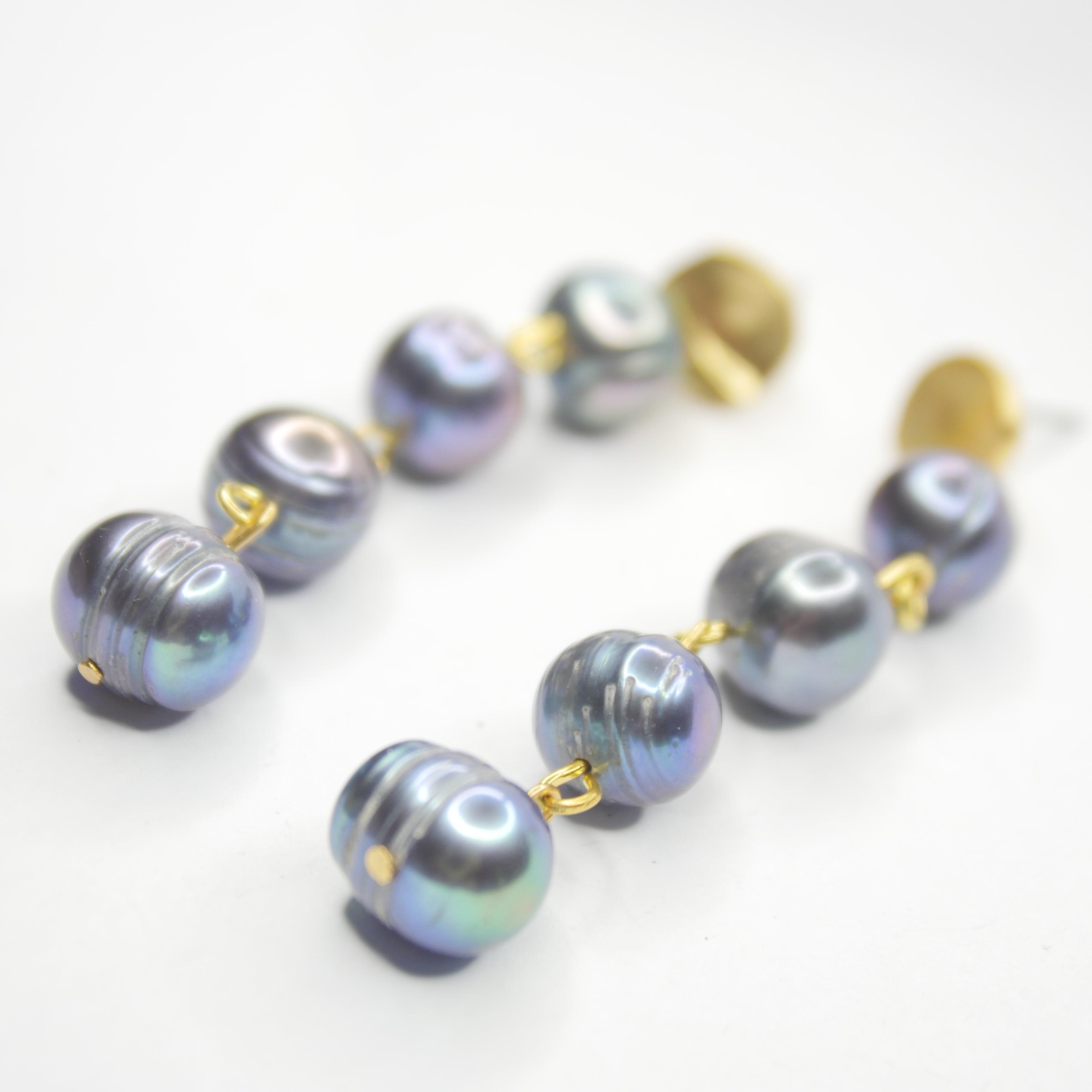 E75511 Boucles d'oreilles pendantes linéaires perles Paon - Karine Sultan - Créations Uniques