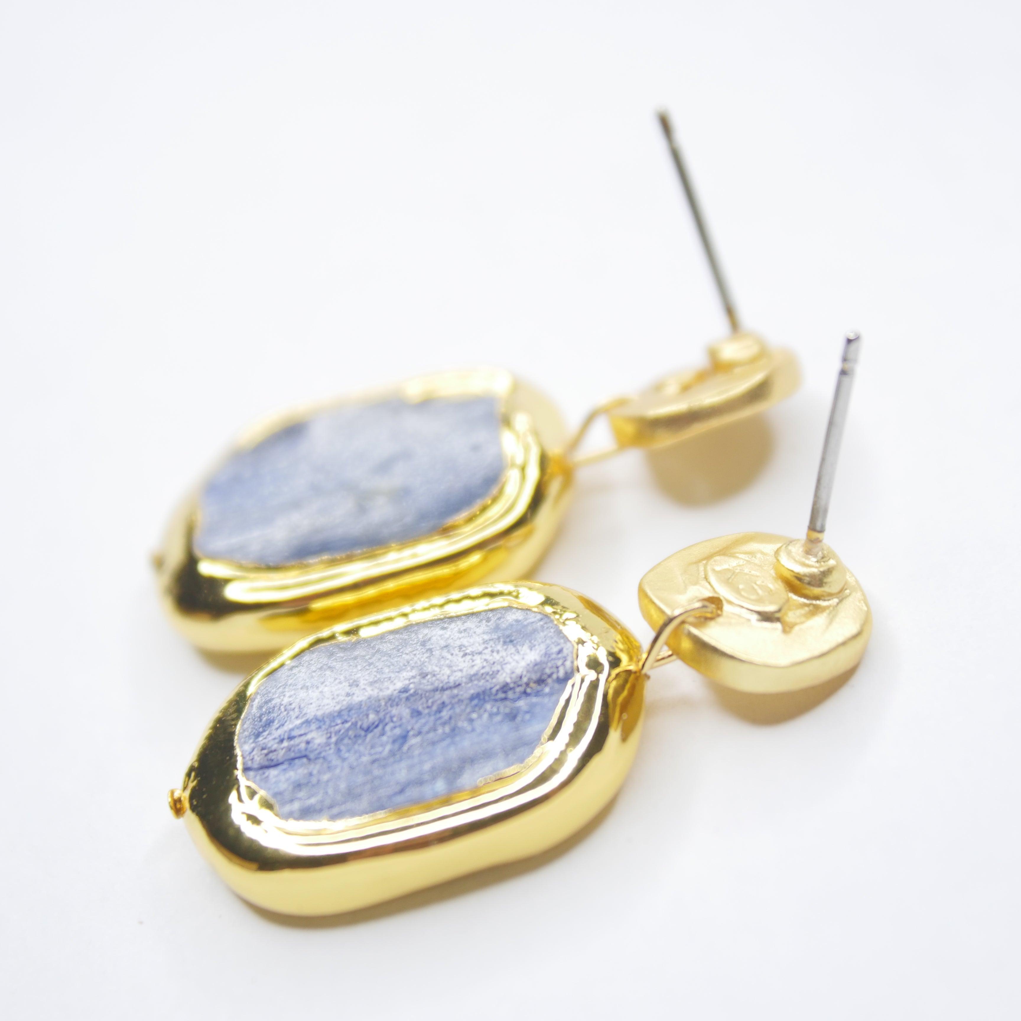 E75532 Boucles d'oreilles pendantes pièce de cyanite - Karine Sultan - Créations Uniques