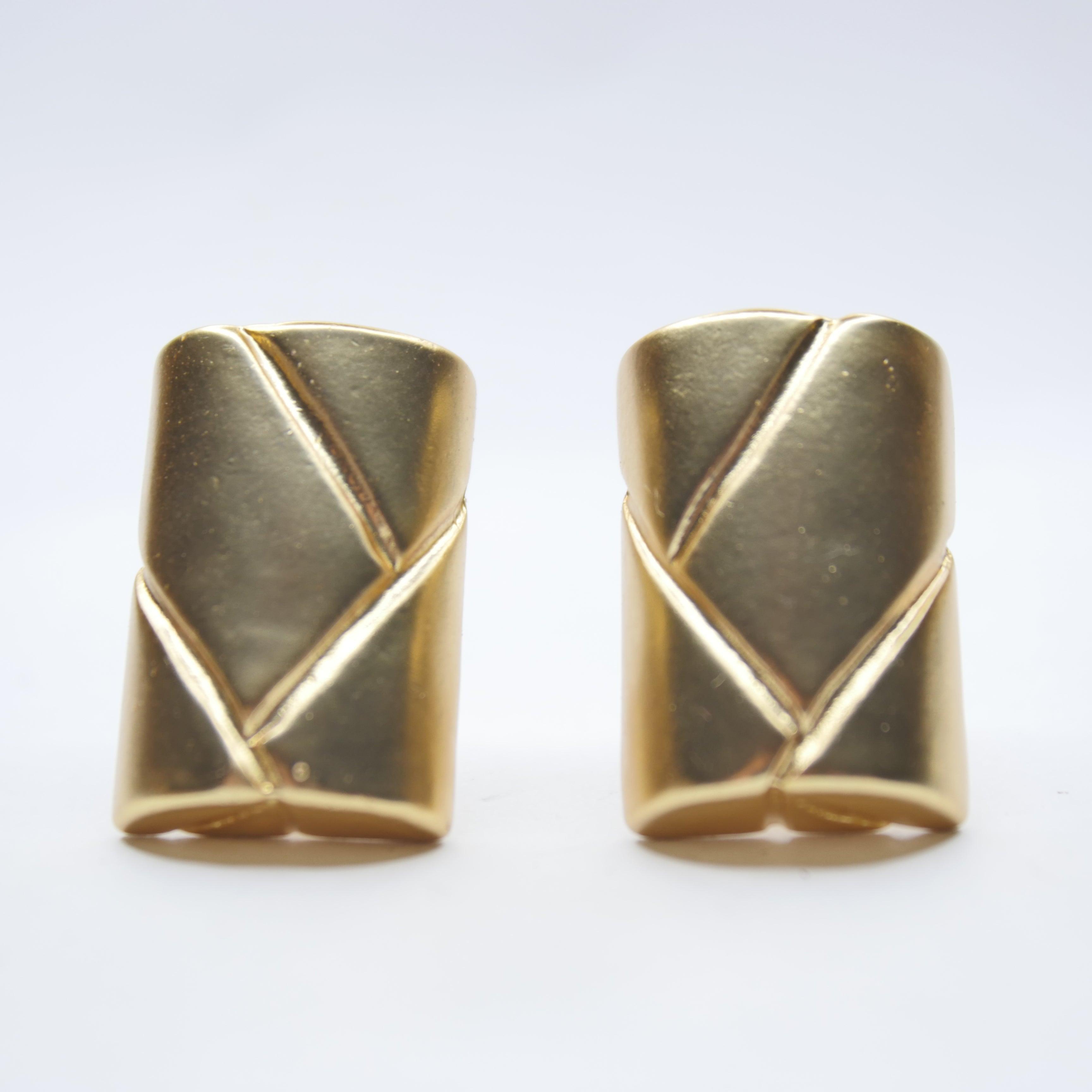 E80028 Boucles d'oreilles clips demi cylindre - Karine Sultan - Créations Uniques