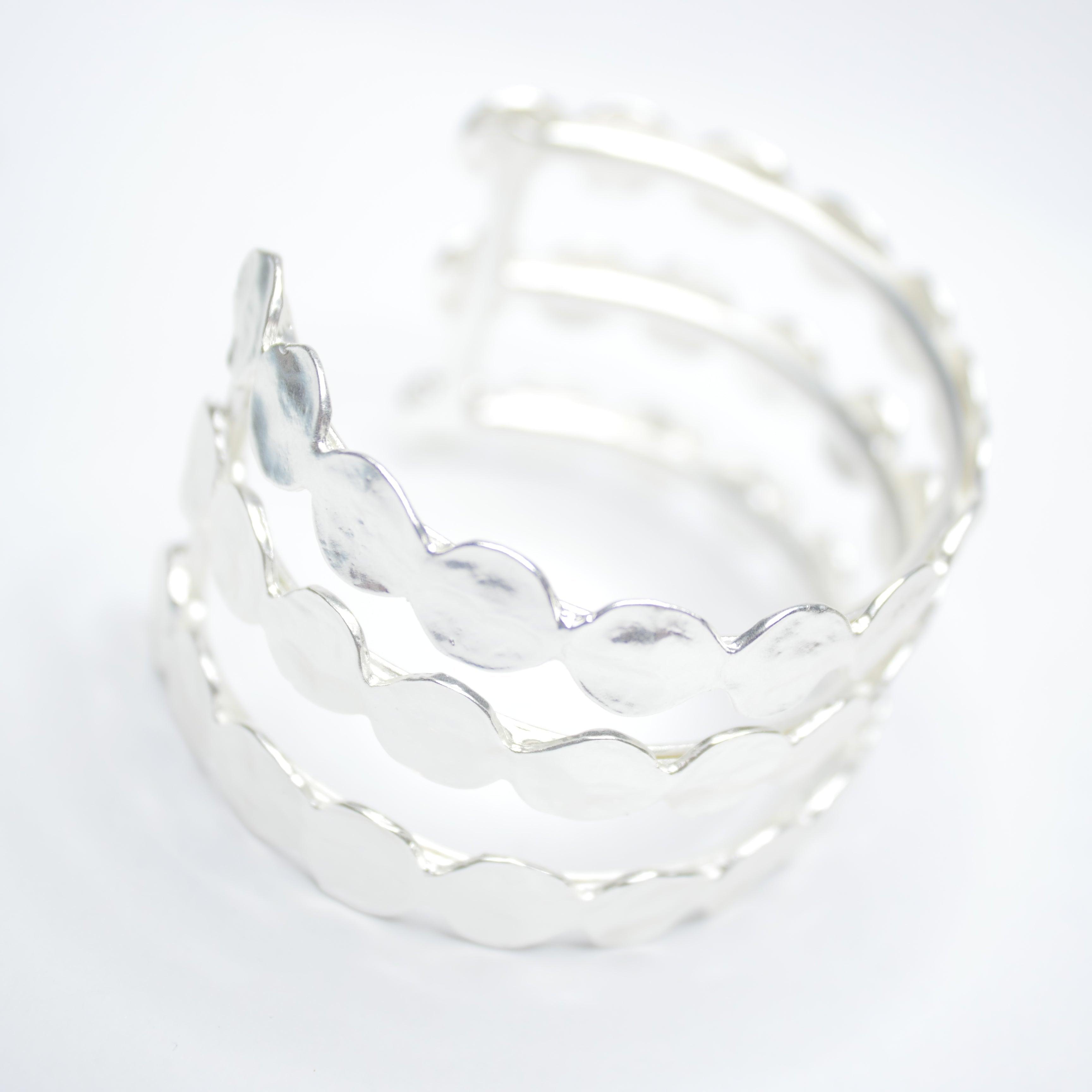 B70721 Bracelet manchette mini pièce - Karine Sultan - Créations Uniques