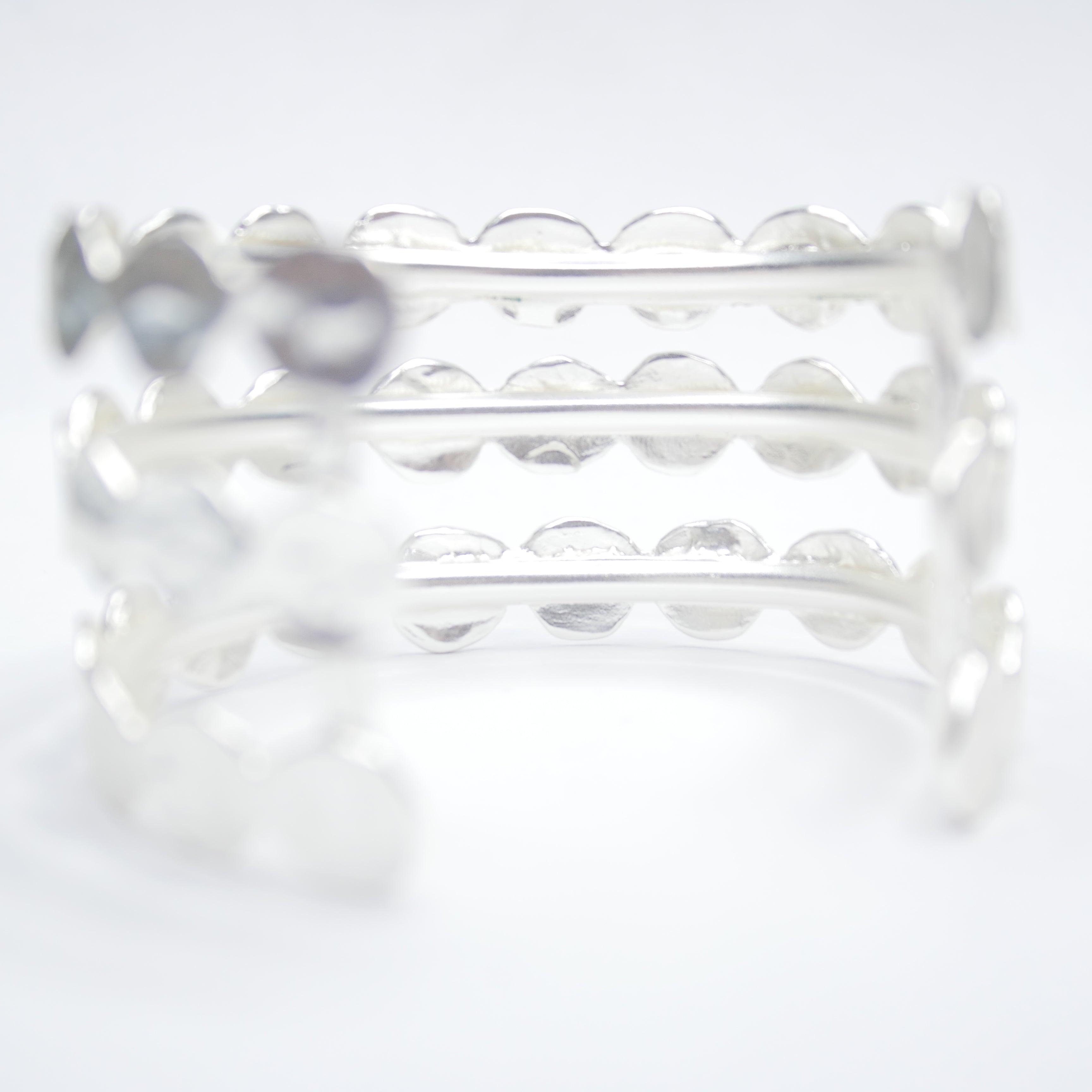 B70721 Bracelet manchette mini pièce - Karine Sultan - Créations Uniques