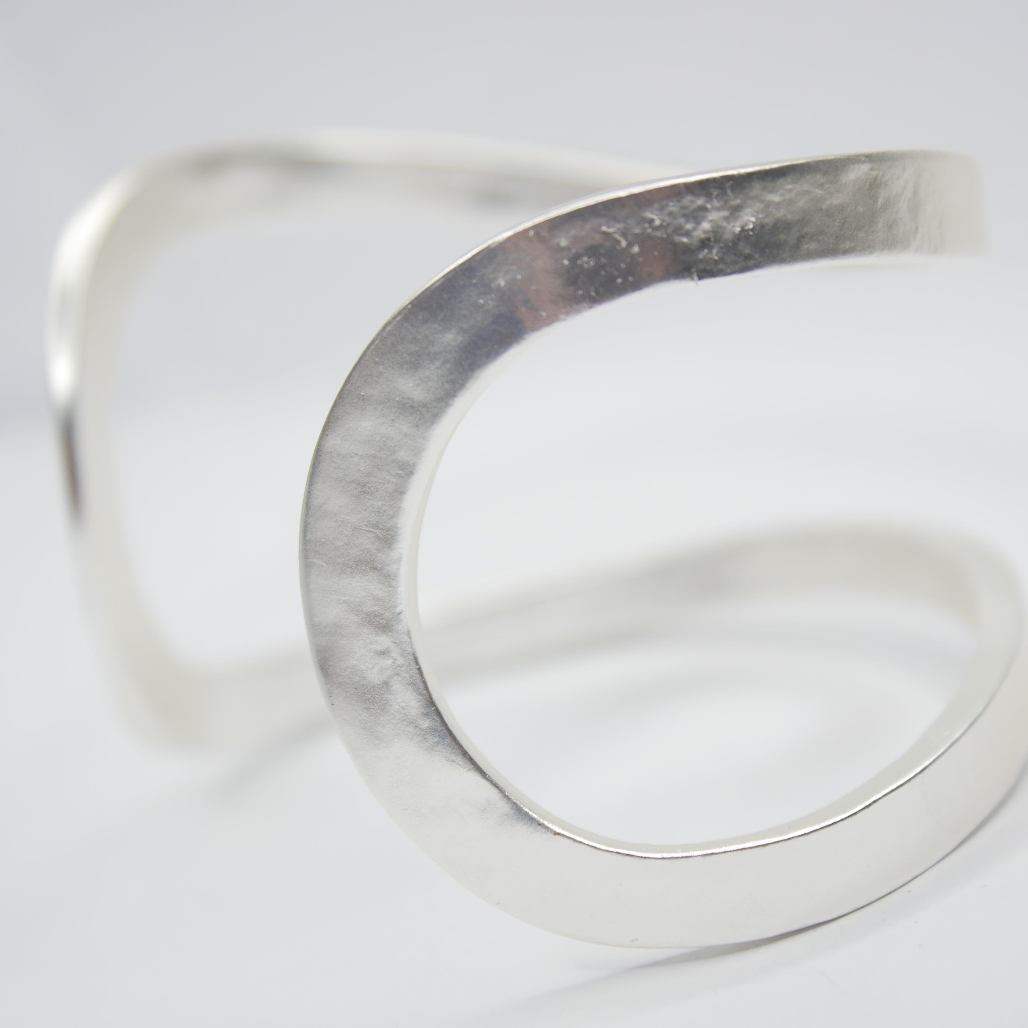 B61045 Bracelet Manchette fendue minimaliste - Karine Sultan - Créations Uniques