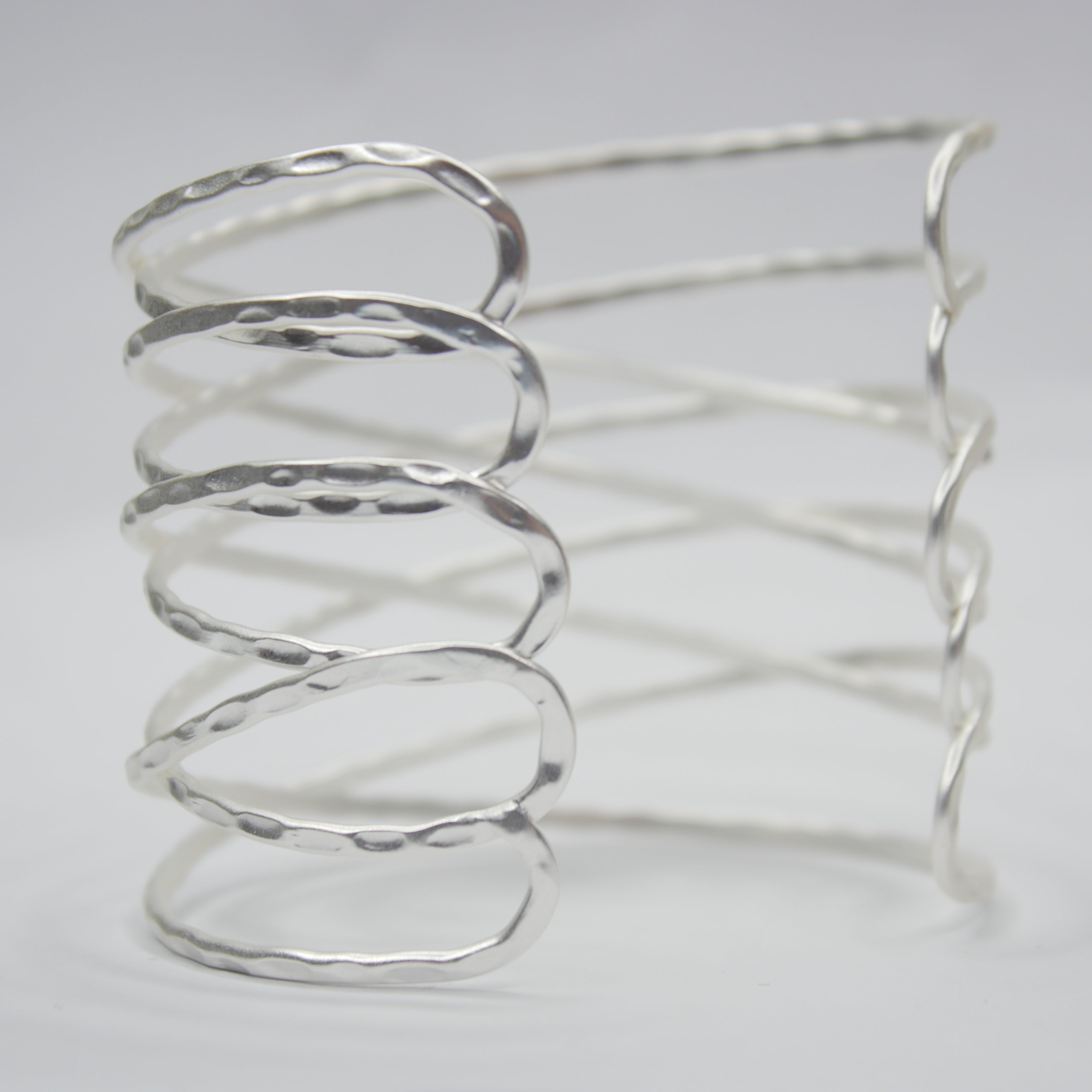 B61047 Bracelet Manchette Fil - Karine Sultan - Créations Uniques