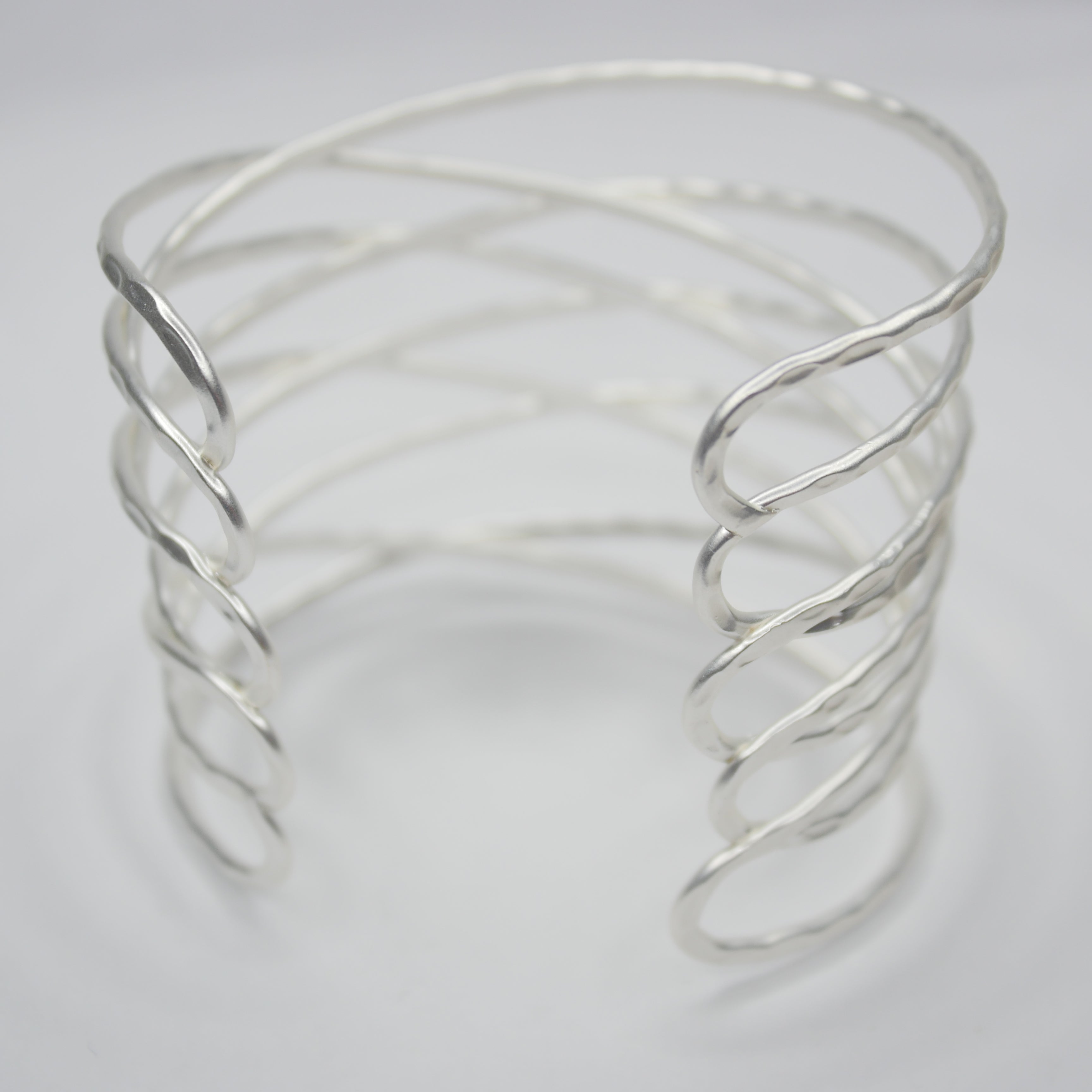 B61047 Bracelet Manchette Fil - Karine Sultan - Créations Uniques