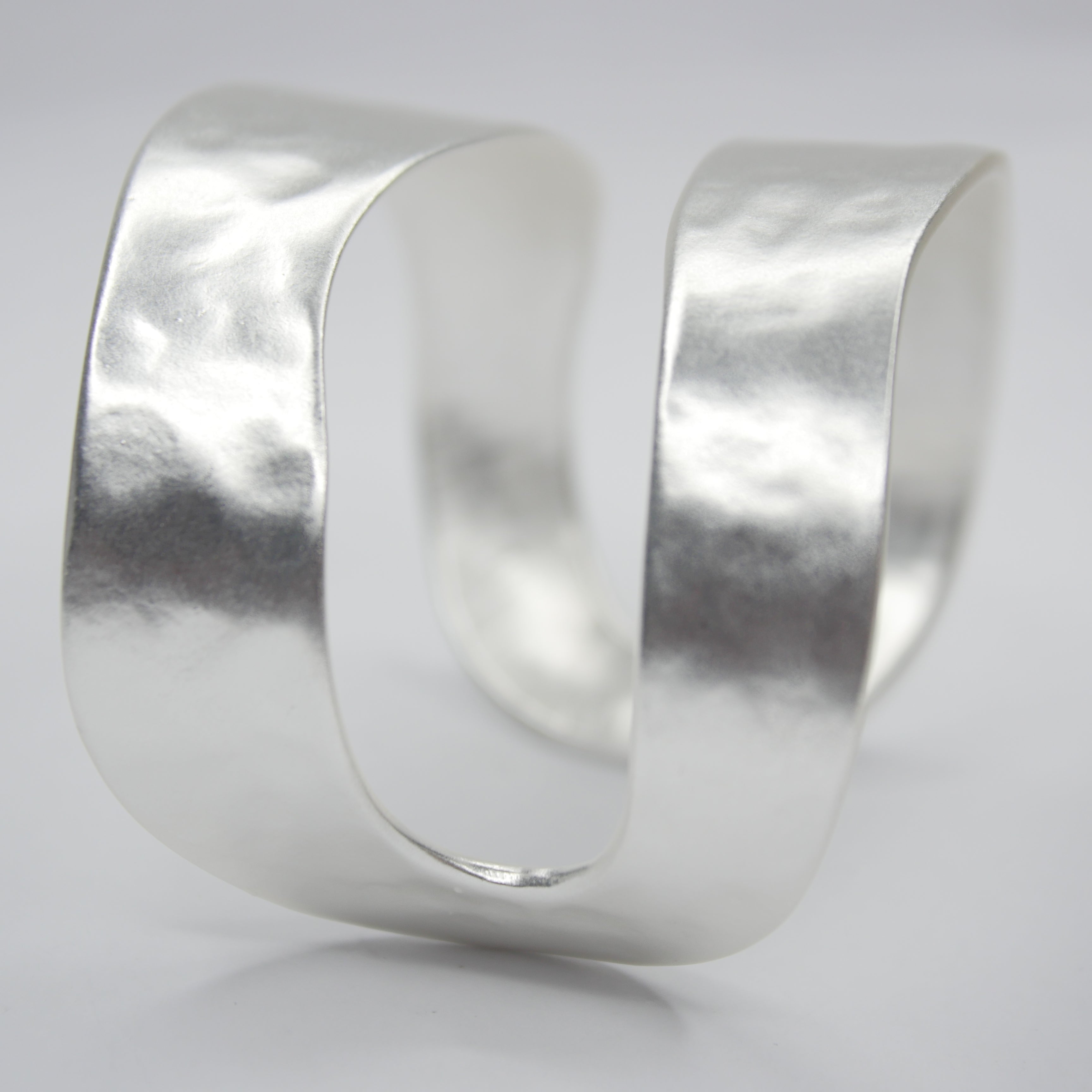 B57016 Bracelet Manchette fendue - Karine Sultan - Créations Uniques