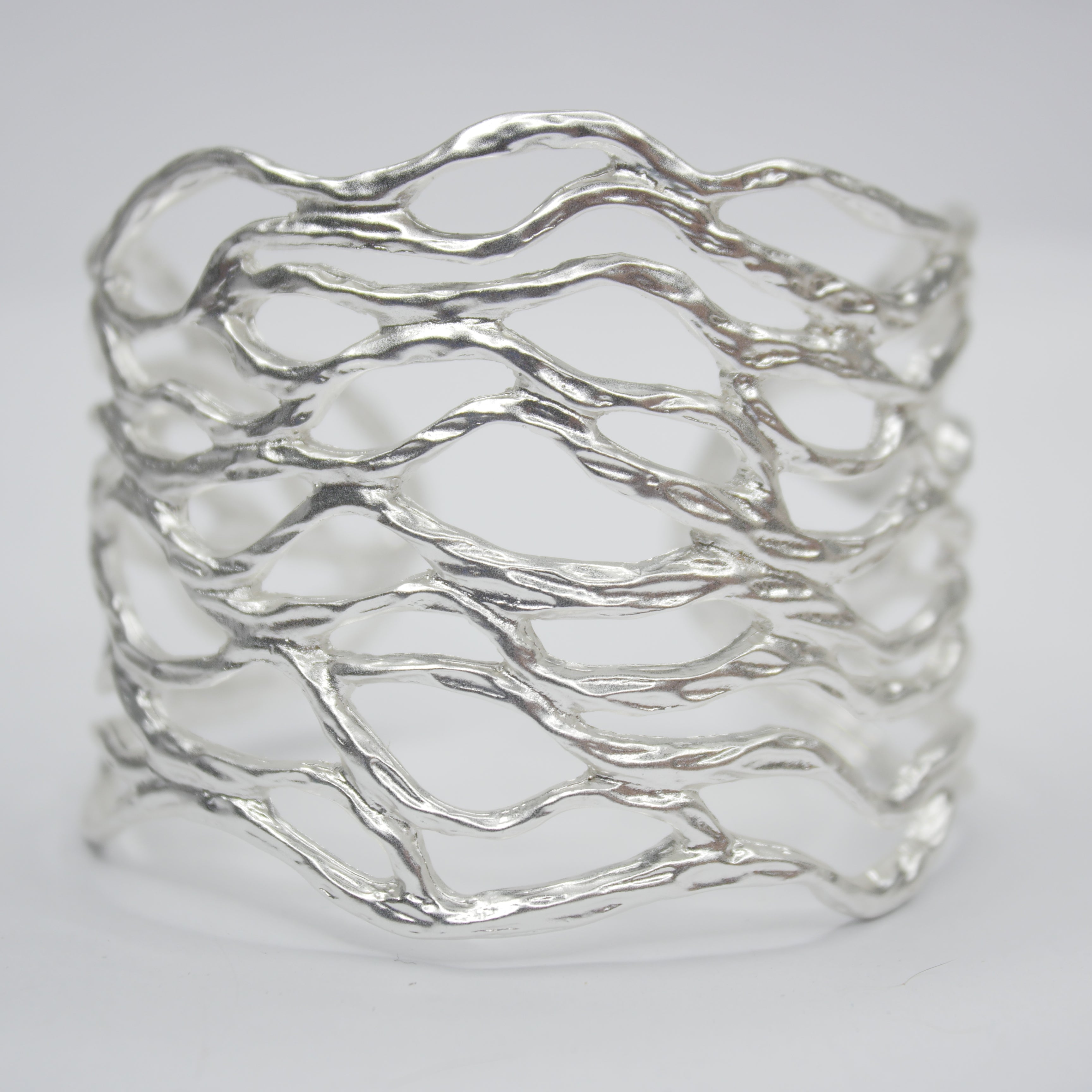 B56005 Bracelet Manchette ajourée - Karine Sultan - Créations Uniques