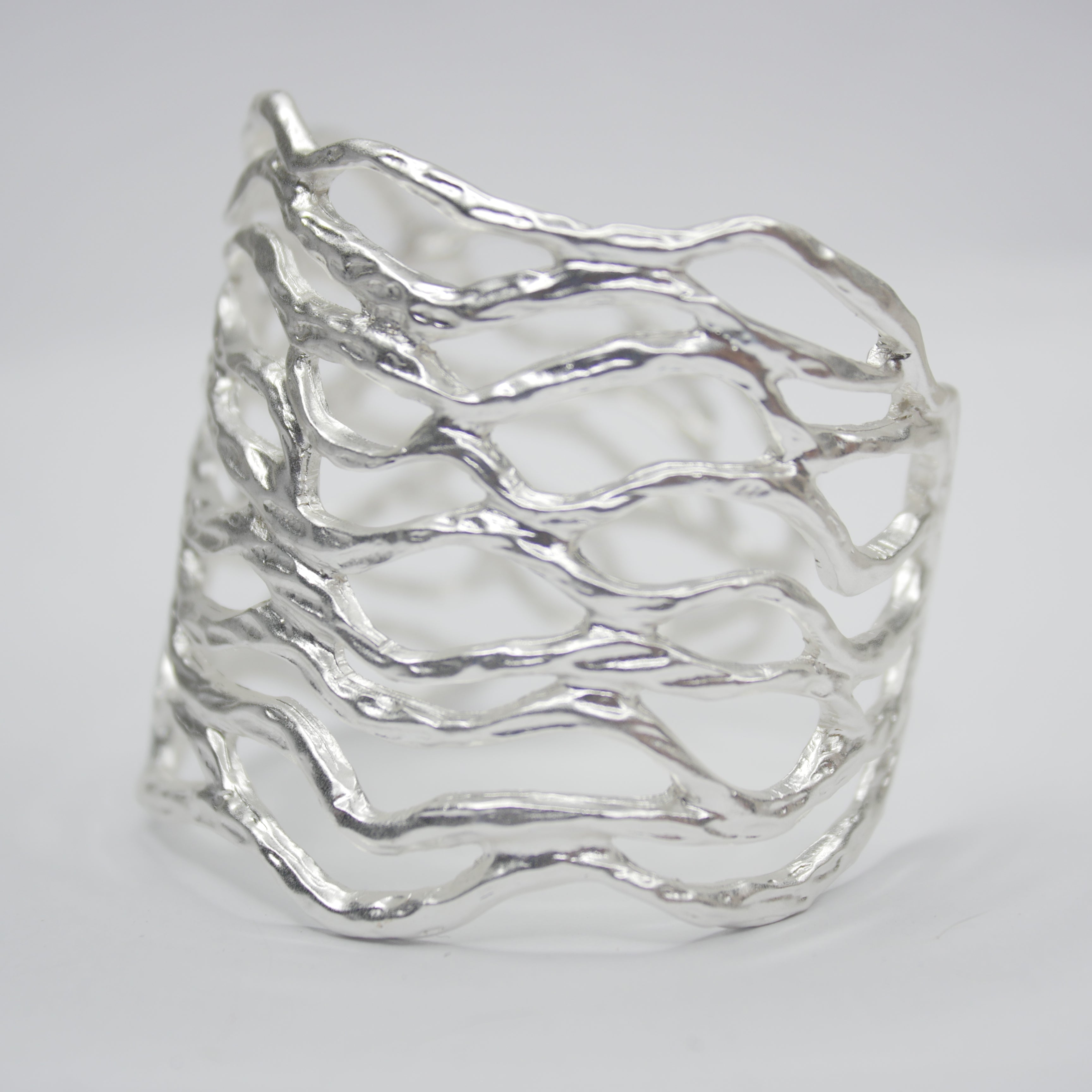 B56005 Bracelet Manchette ajourée - Karine Sultan - Créations Uniques