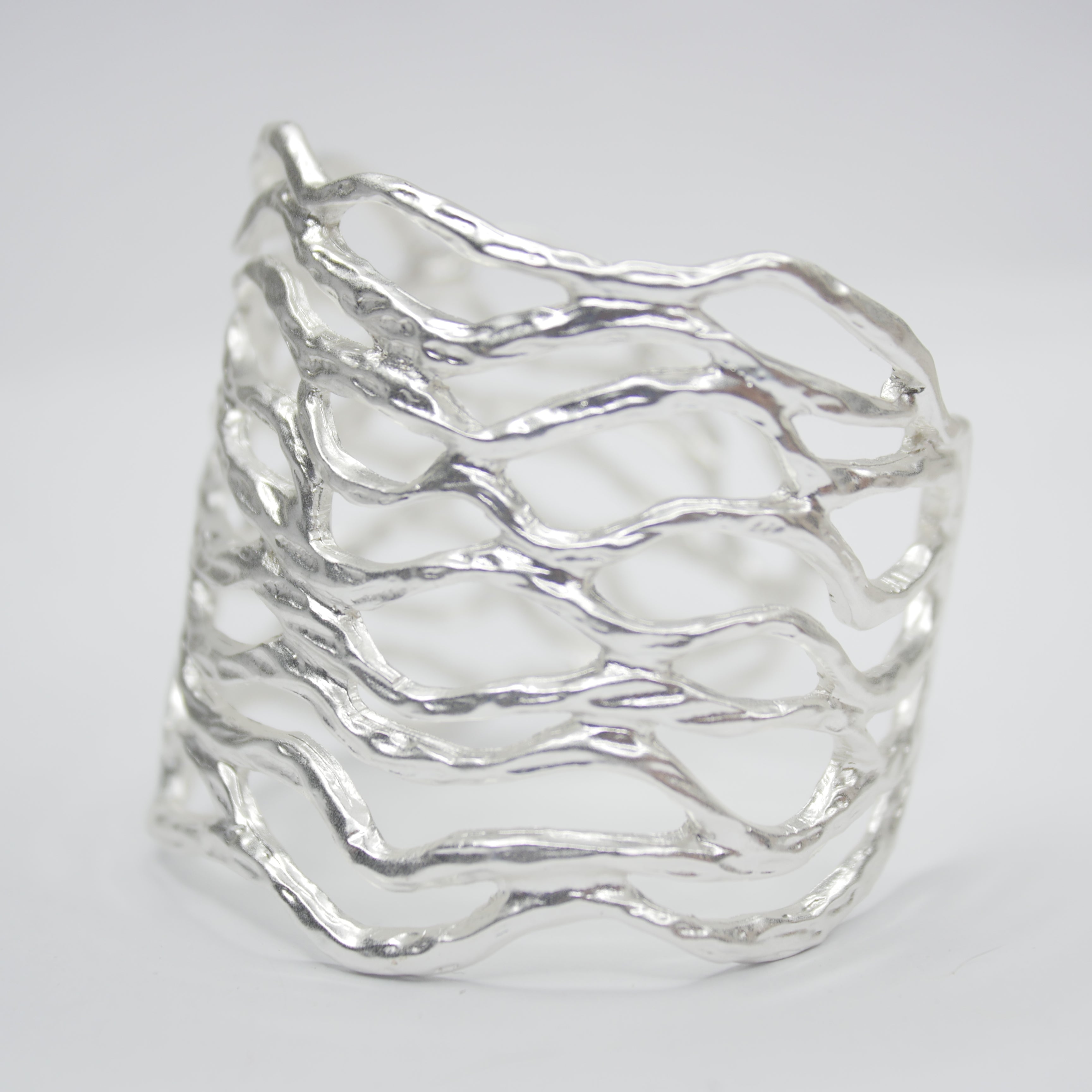 B56005 Bracelet Manchette ajourée - Karine Sultan - Créations Uniques