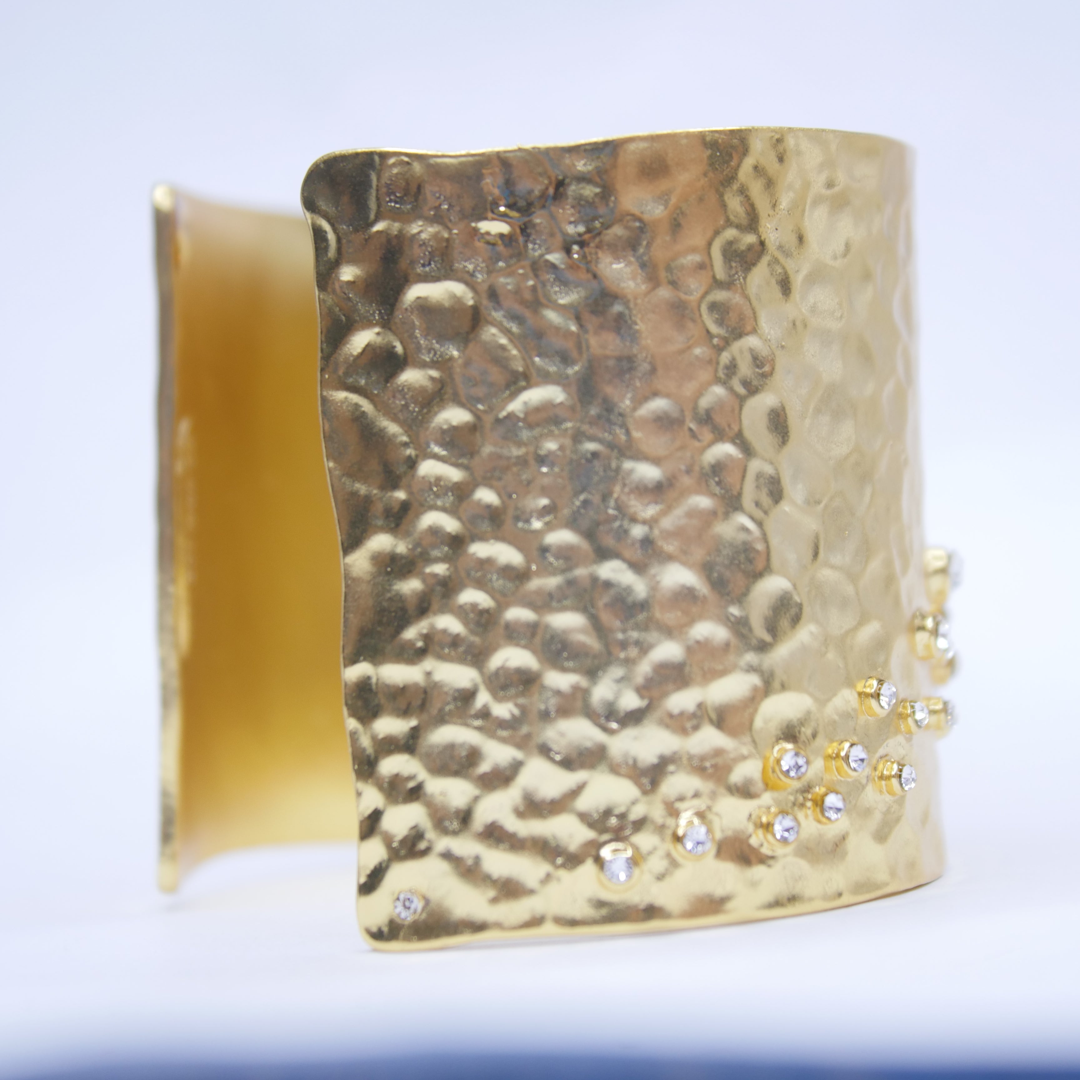 B50596 Bracelet manchette chatoyant - Karine Sultan - Créations Uniques