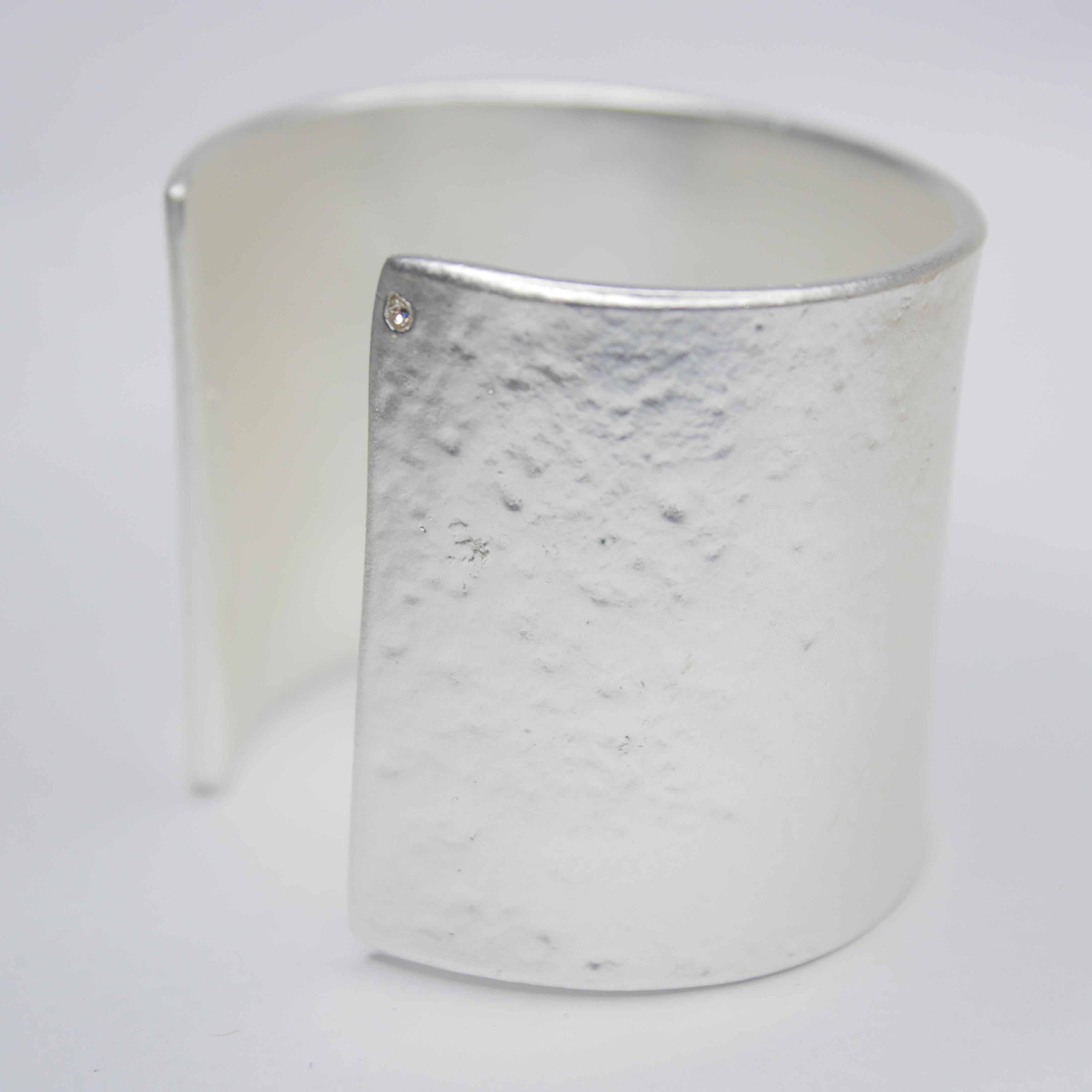 B50426 Bracelet Manchette texturée - Karine Sultan - Créations Uniques