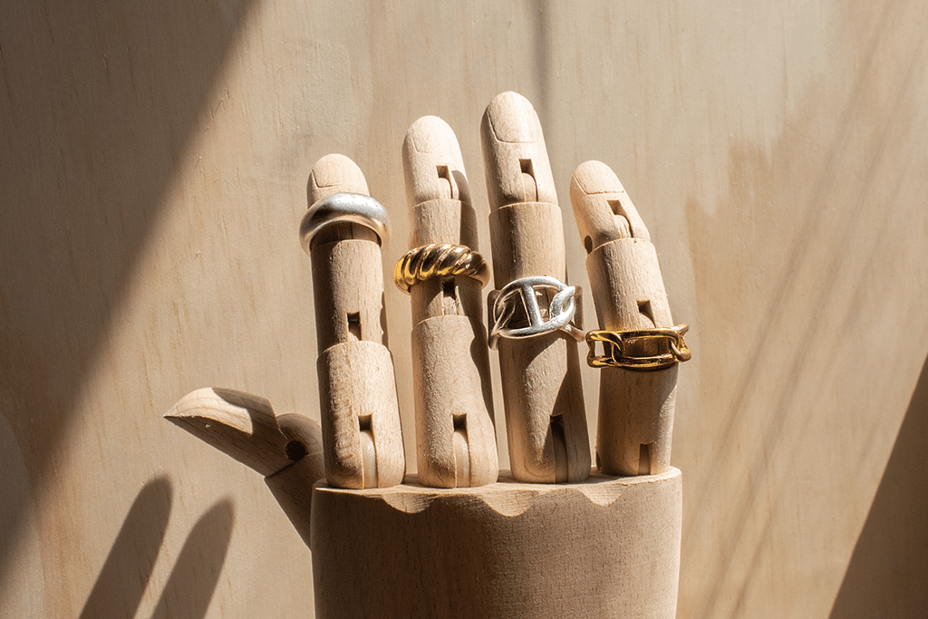 R71018 Bague bandeau rigide maillons oversize - Karine Sultan - Créations Uniques