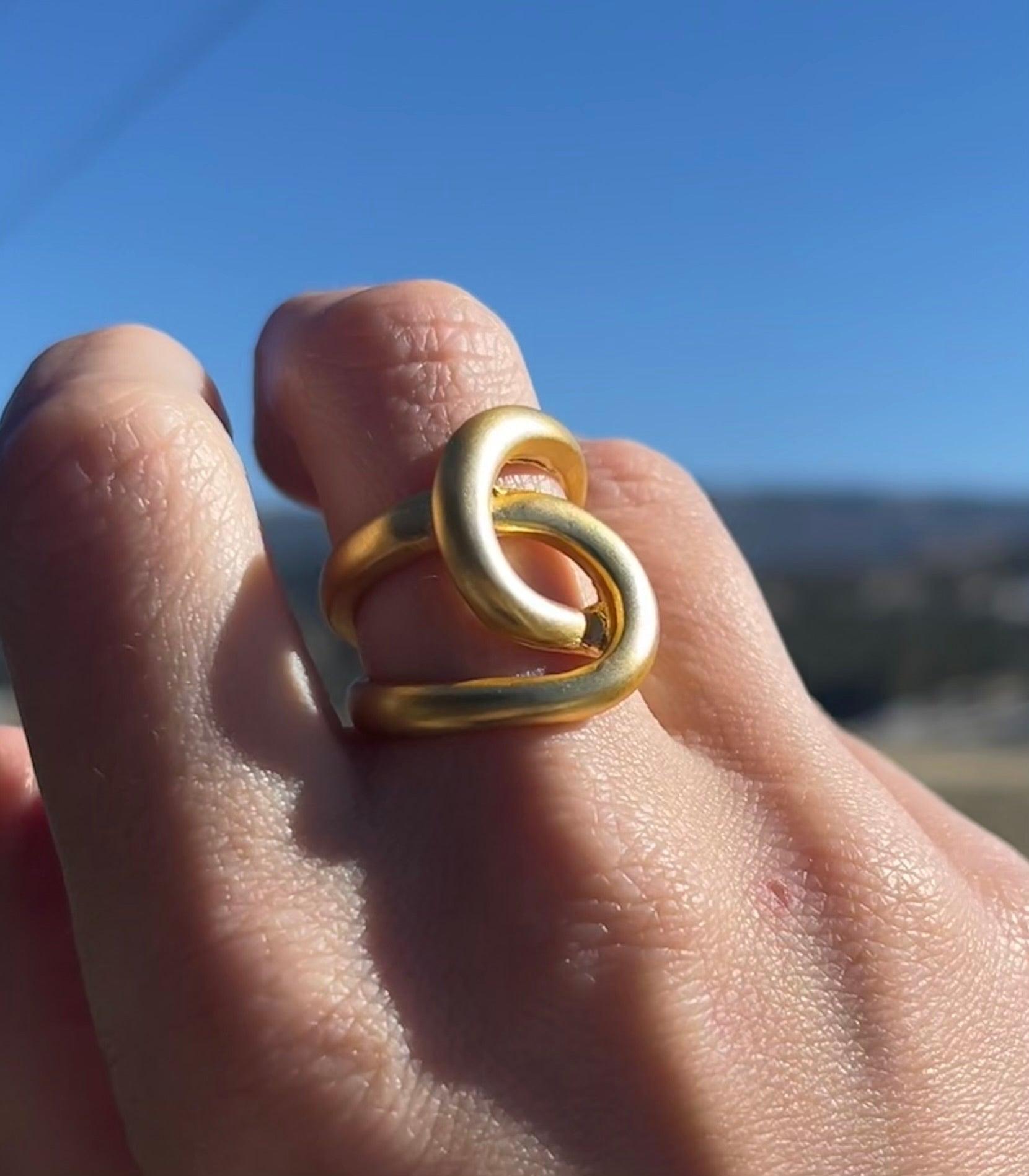 R71024 Bague oversize maillons entrelacés - Karine Sultan - Créations Uniques