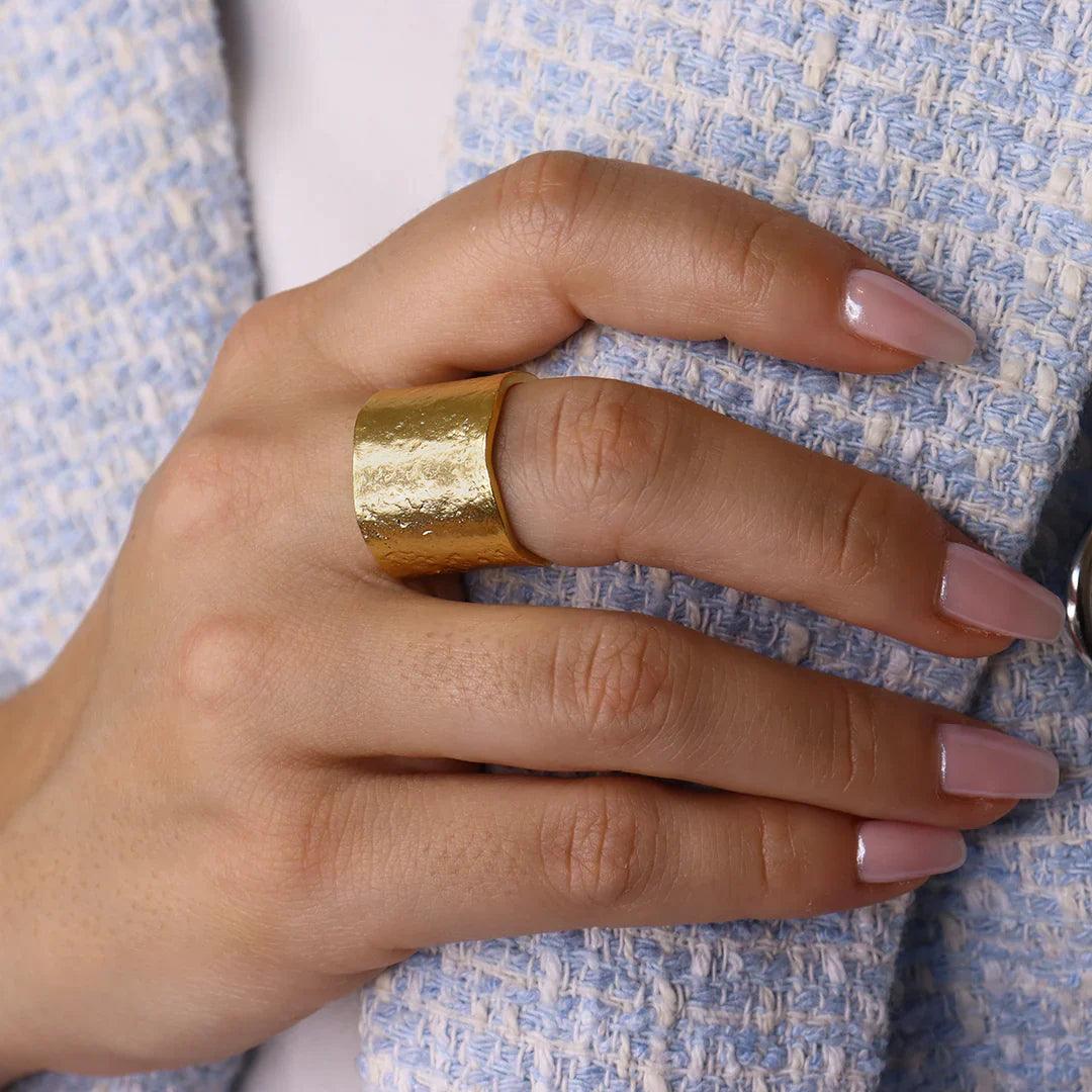 R68015 Bague bandeau cigare poli - Karine Sultan - Créations Uniques