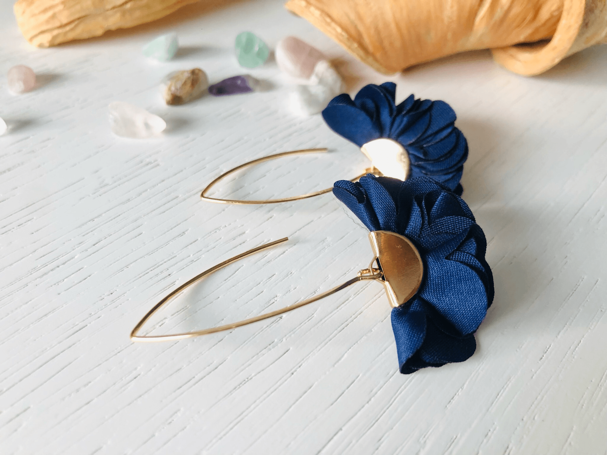Boucles d’oreilles CARLA pampilles tissu bleu marine - Créations Uniques - Créations Uniques