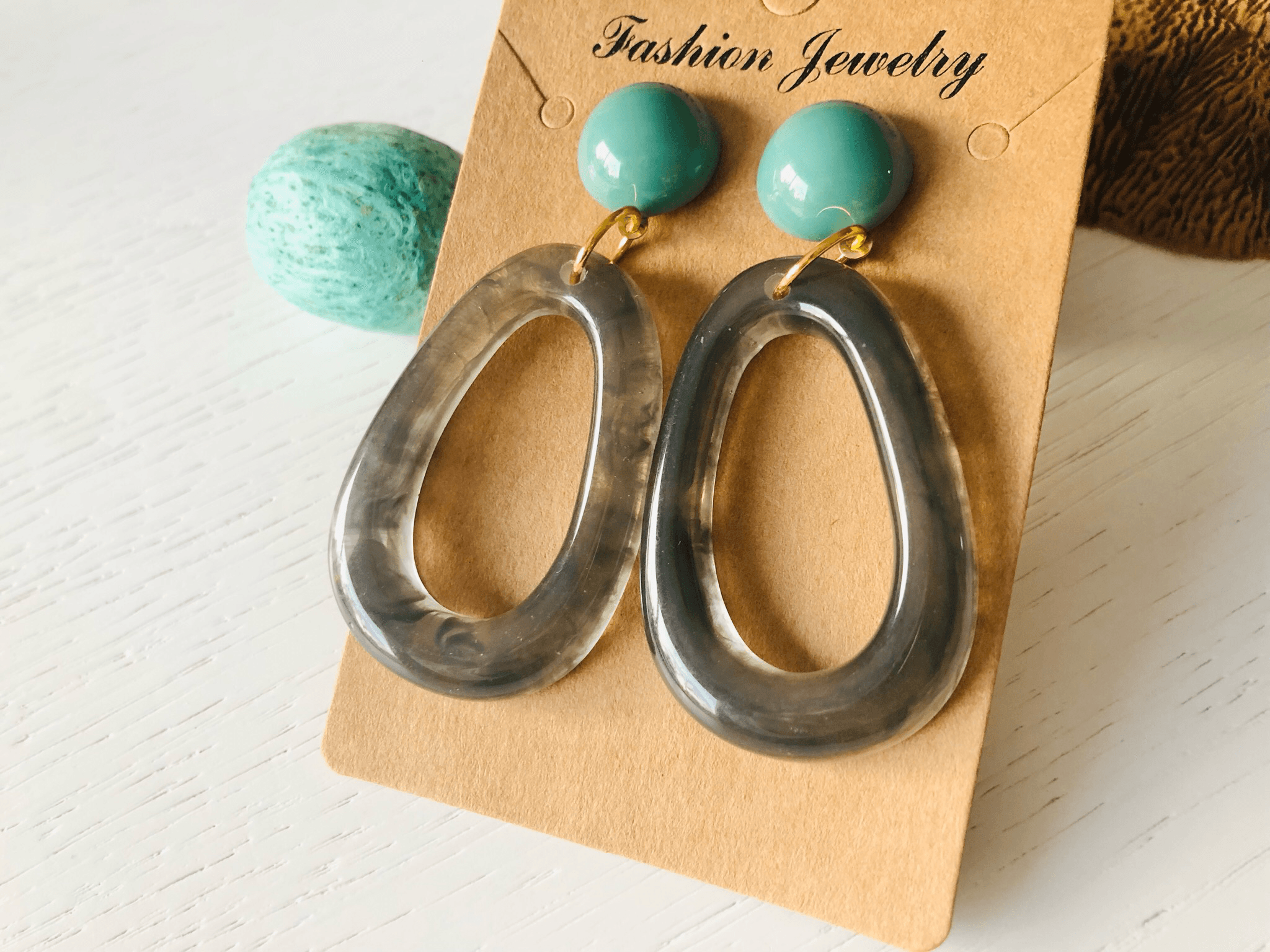 Boucles d’oreilles CHRISTINE gouttes résine grises - Créations Uniques - Créations Uniques