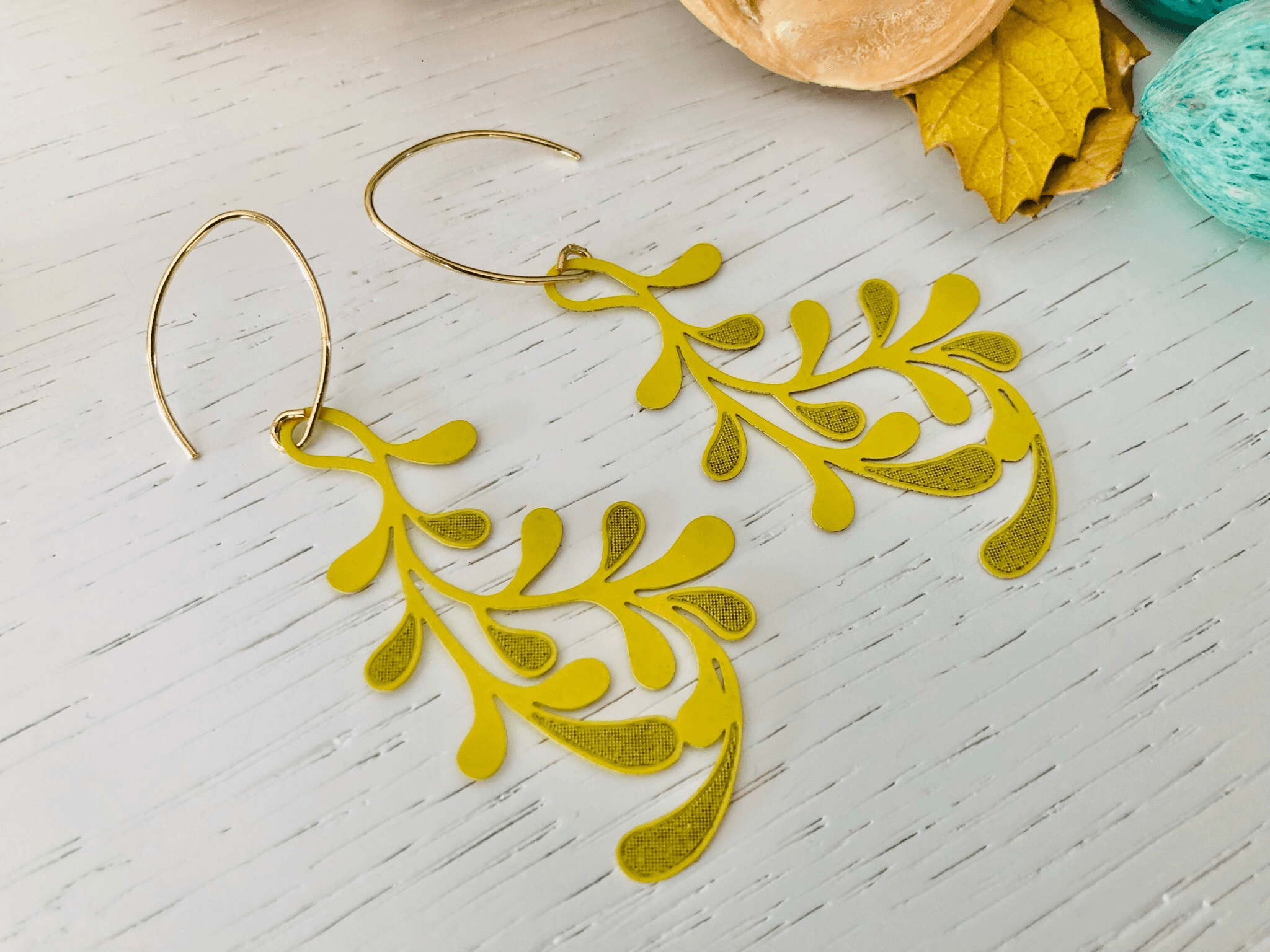 Boucles d’oreilles NINON feuillage jaune - Créations Uniques - Créations Uniques