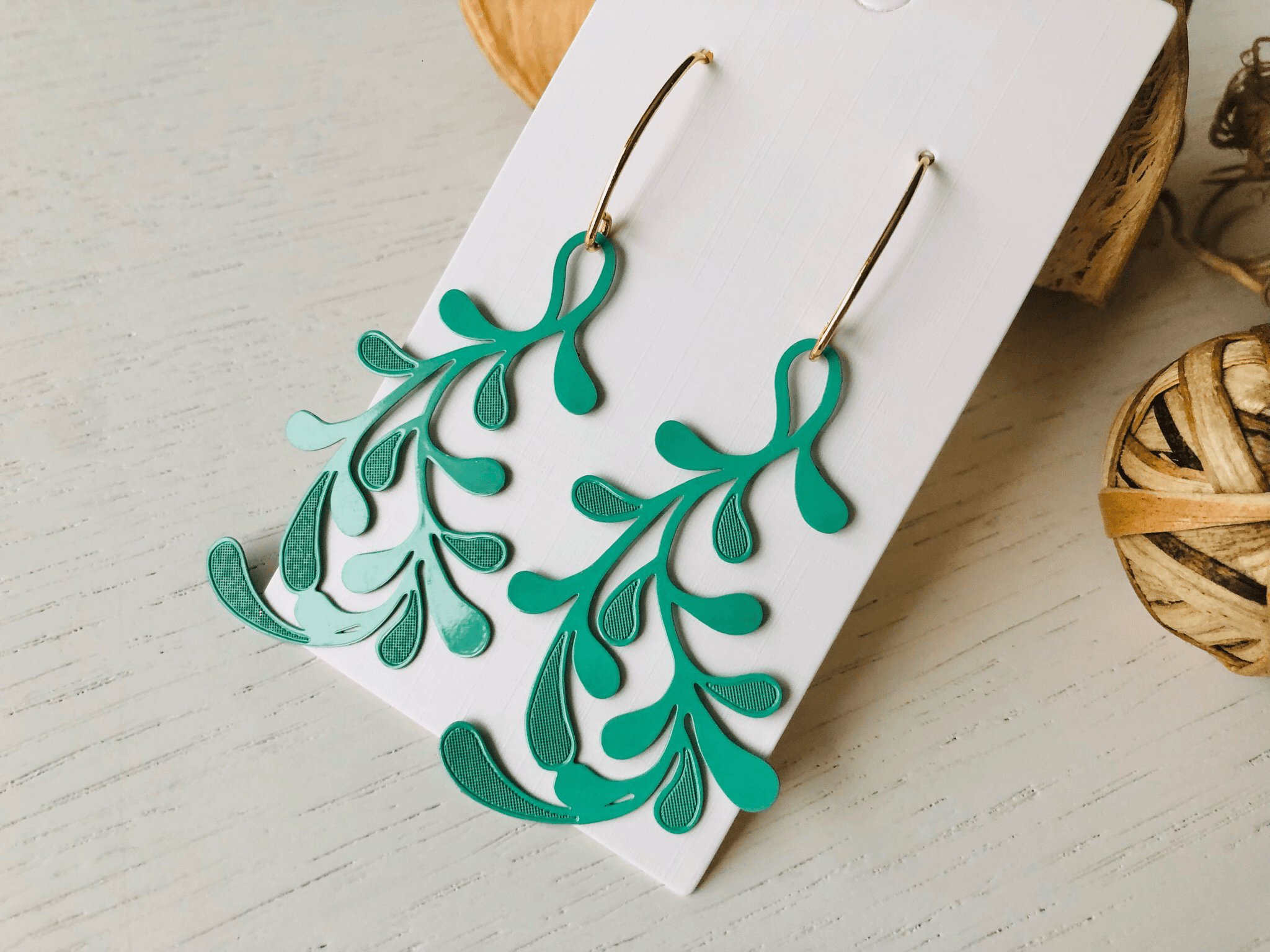 Boucles d’oreilles NINON feuillage vert - Créations Uniques - Créations Uniques