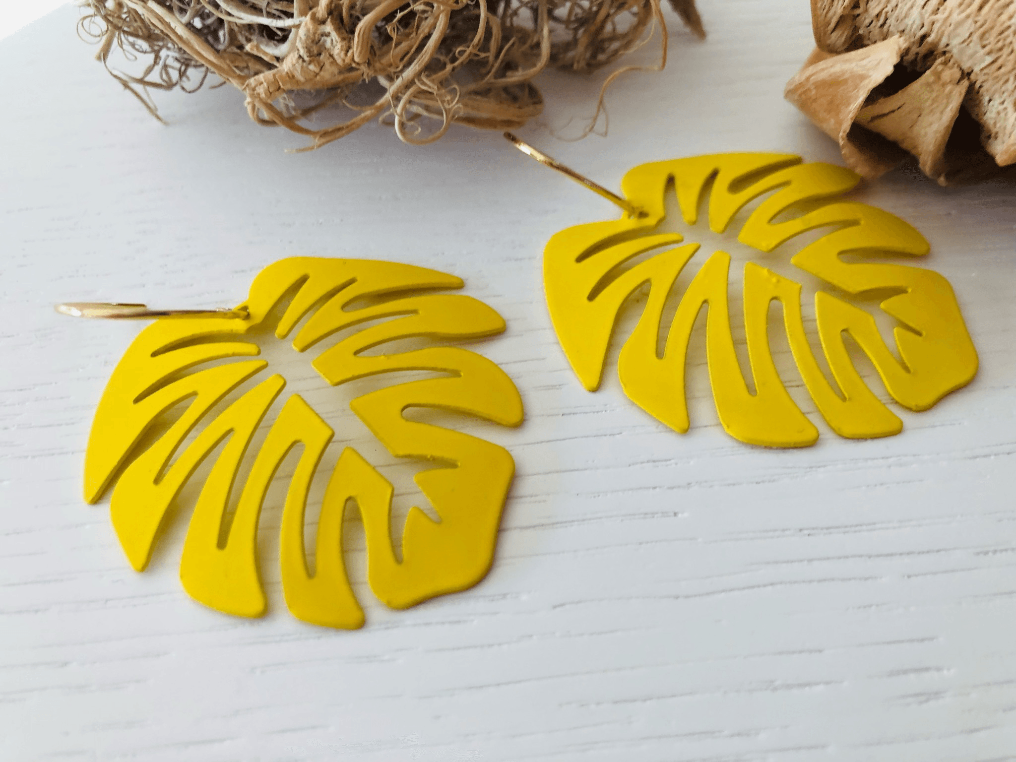 Boucles d’oreilles LAURY feuilles tropicales jaunes - Créations Uniques - Créations Uniques