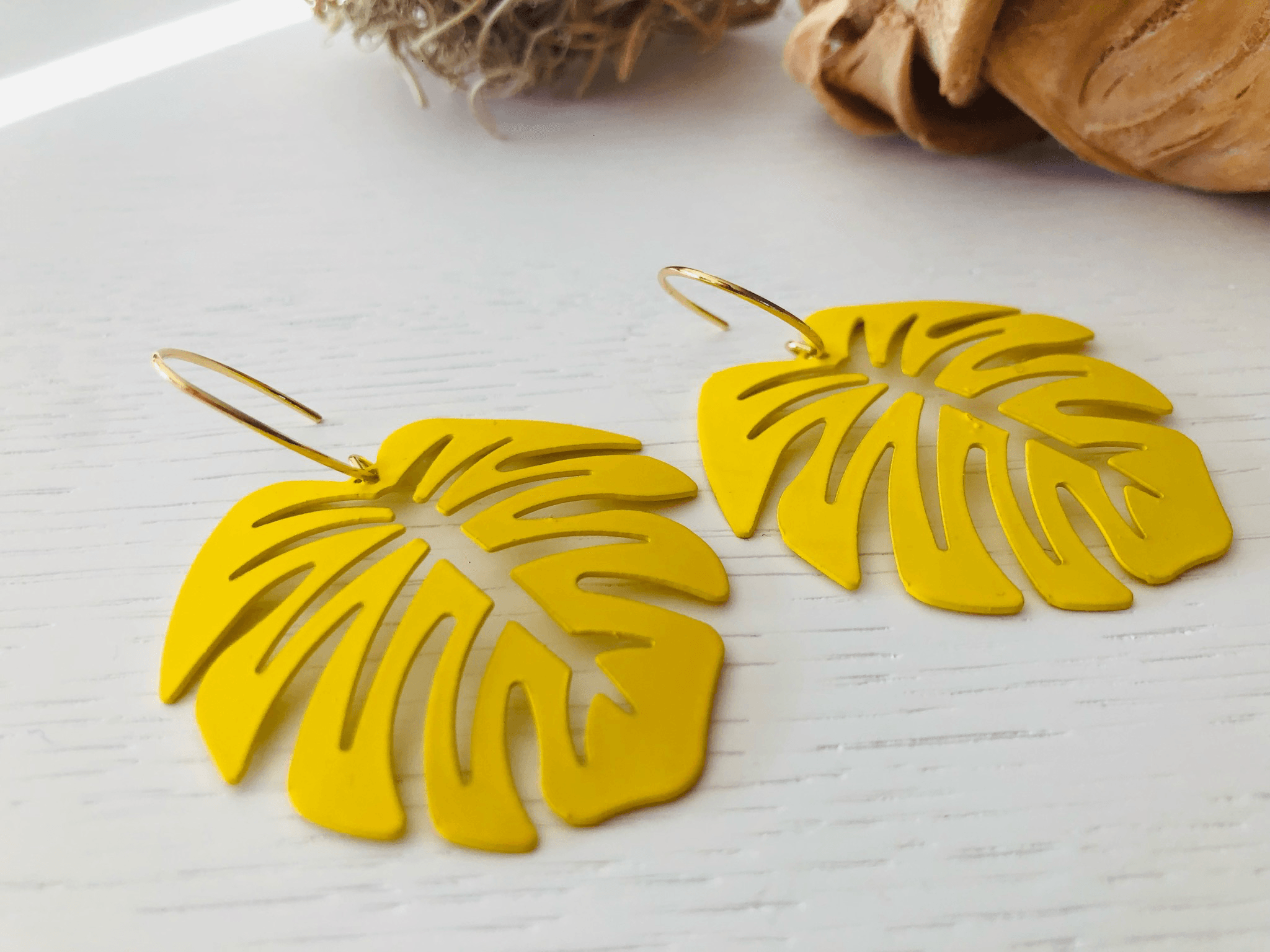 Boucles d’oreilles LAURY feuilles tropicales jaunes - Créations Uniques - Créations Uniques