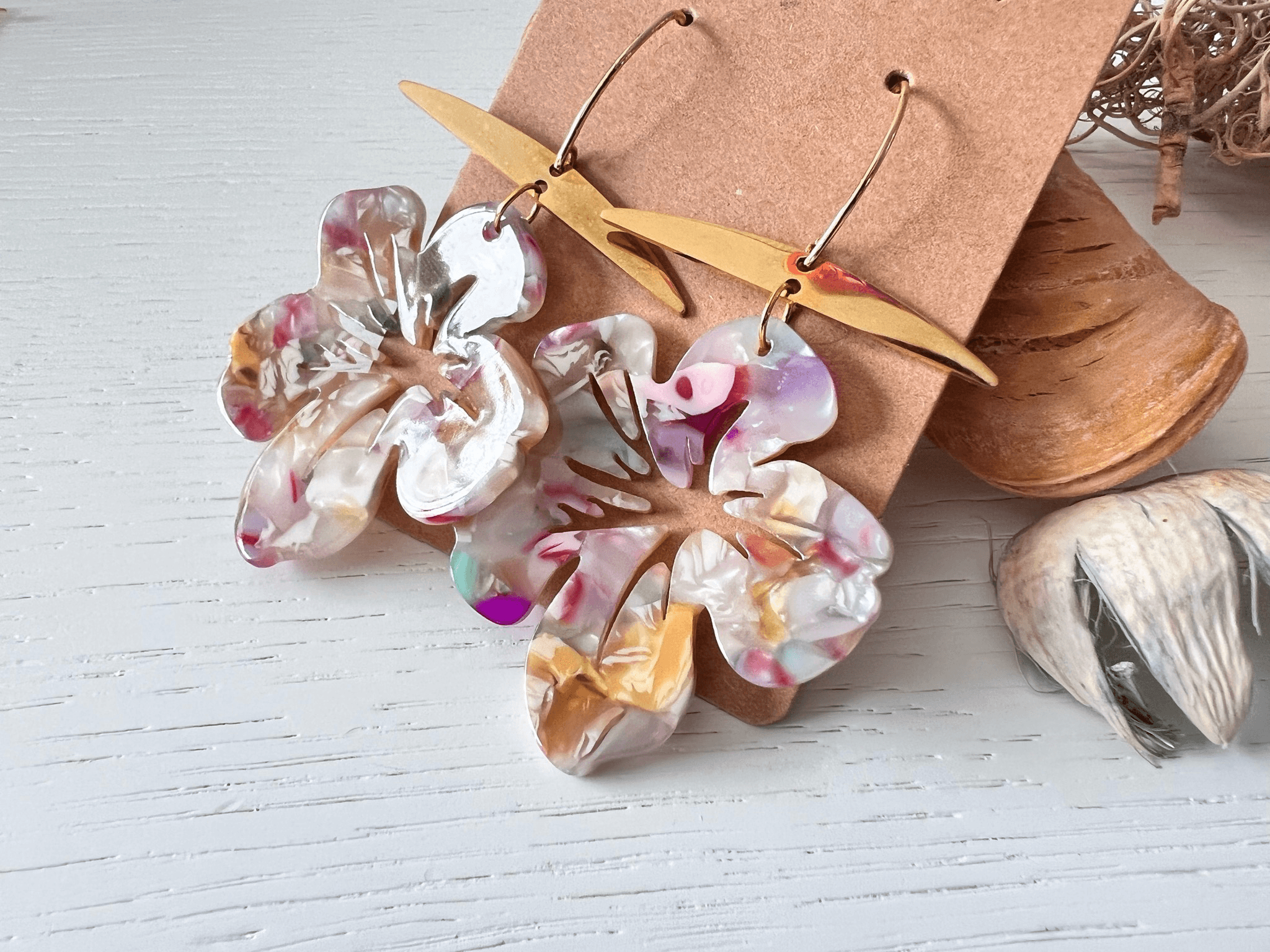 Boucles d’oreilles ABYGAELLE fleurs résine multicolores - Créations Uniques - Créations Uniques