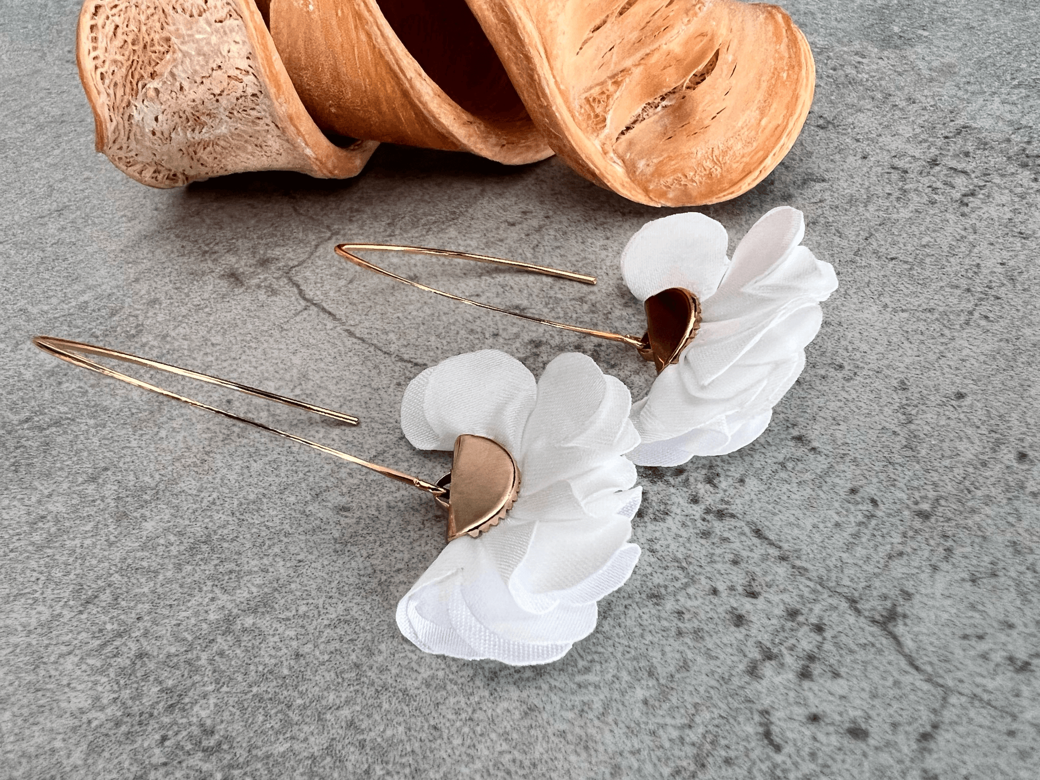 Boucles d’oreilles PAOLA pampilles tissu blanc - Créations Uniques - Créations Uniques