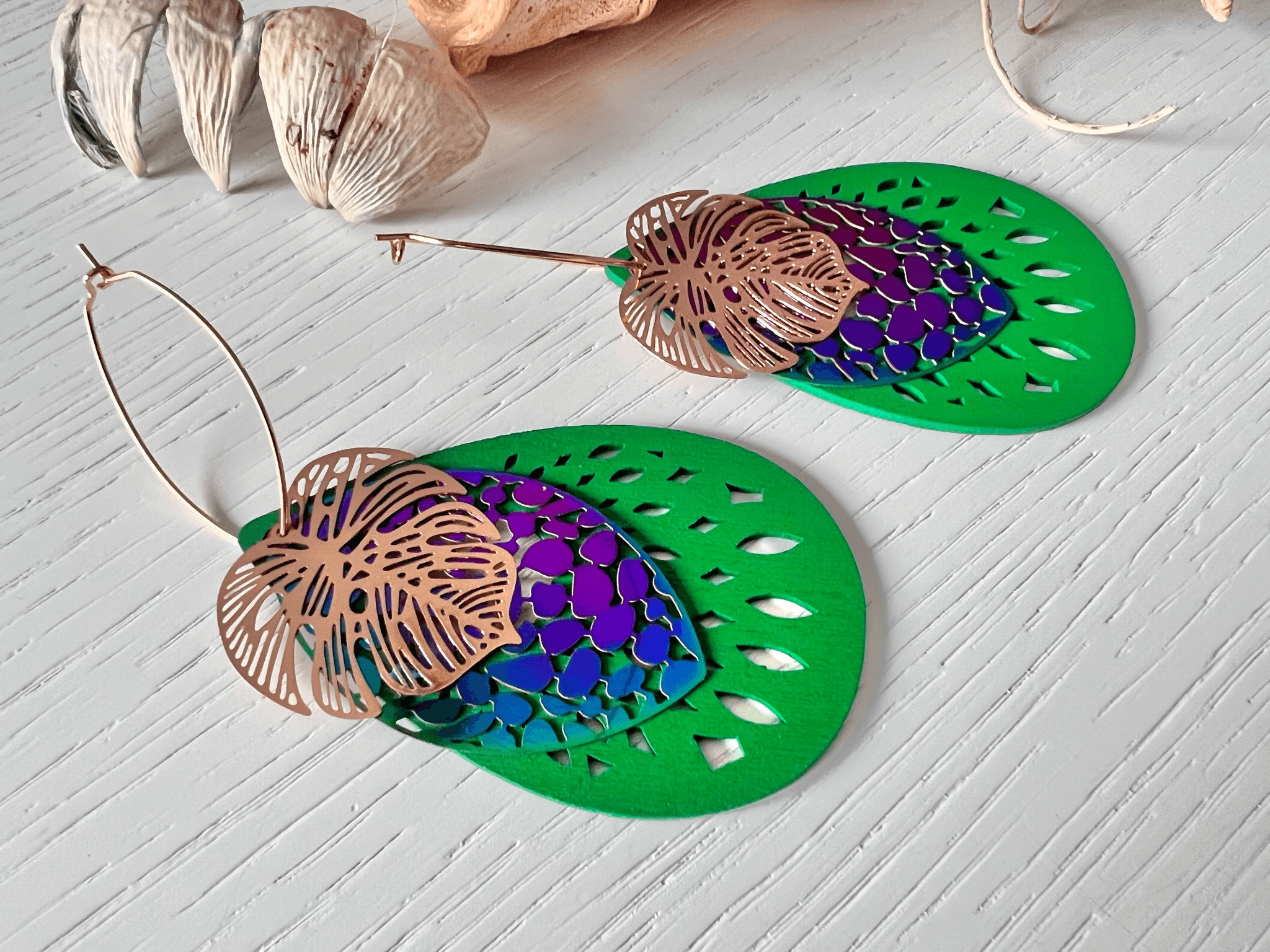 Boucles d’oreilles MARGOT gouttes bois vertes - Créations Uniques - Créations Uniques