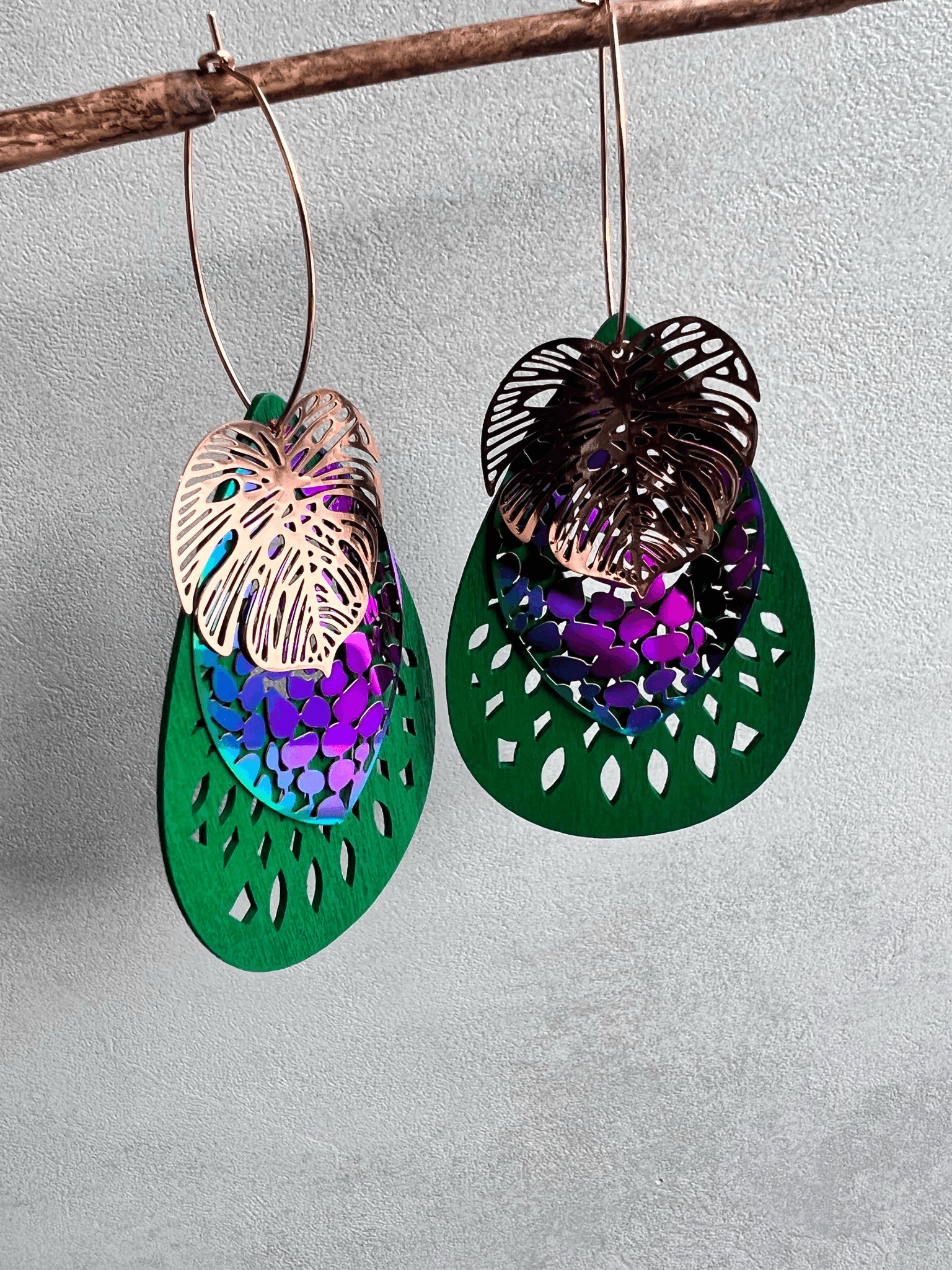 Boucles d’oreilles MARGOT gouttes bois vertes - Créations Uniques - Créations Uniques