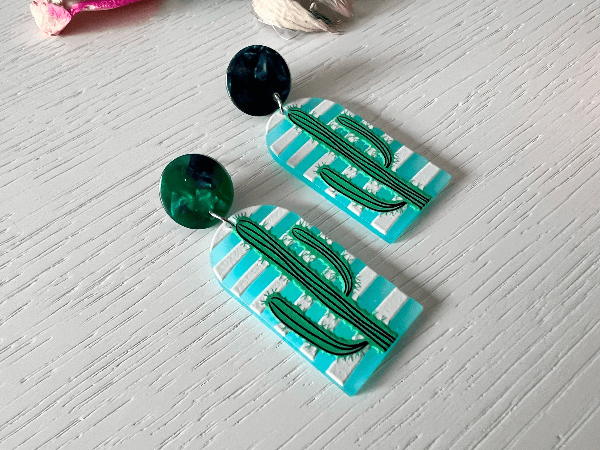 Boucles d’oreilles LEILA reine motif cactus vert - Créations Uniques - Créations Uniques