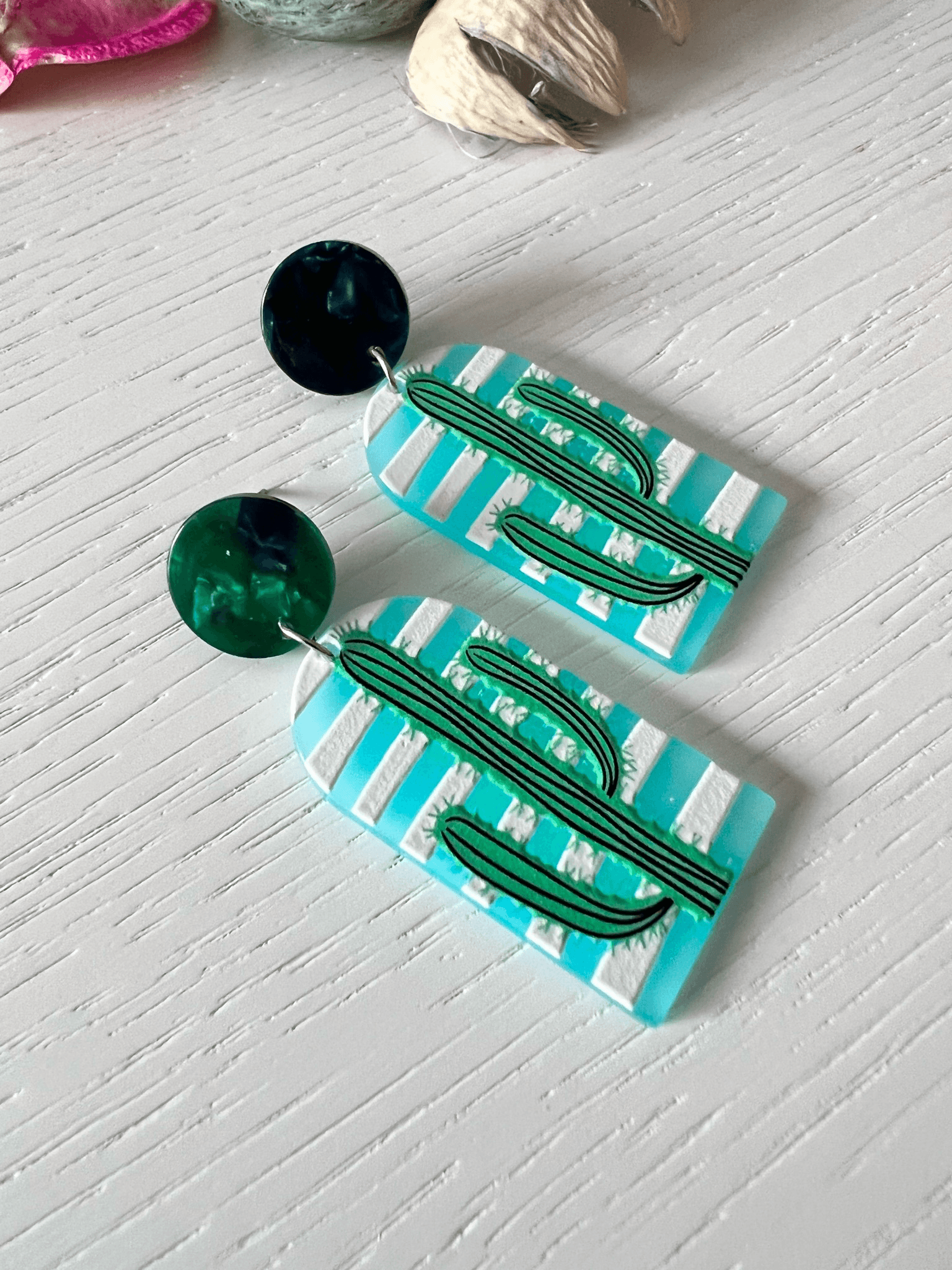 Boucles d’oreilles LEILA reine motif cactus vert - Créations Uniques - Créations Uniques