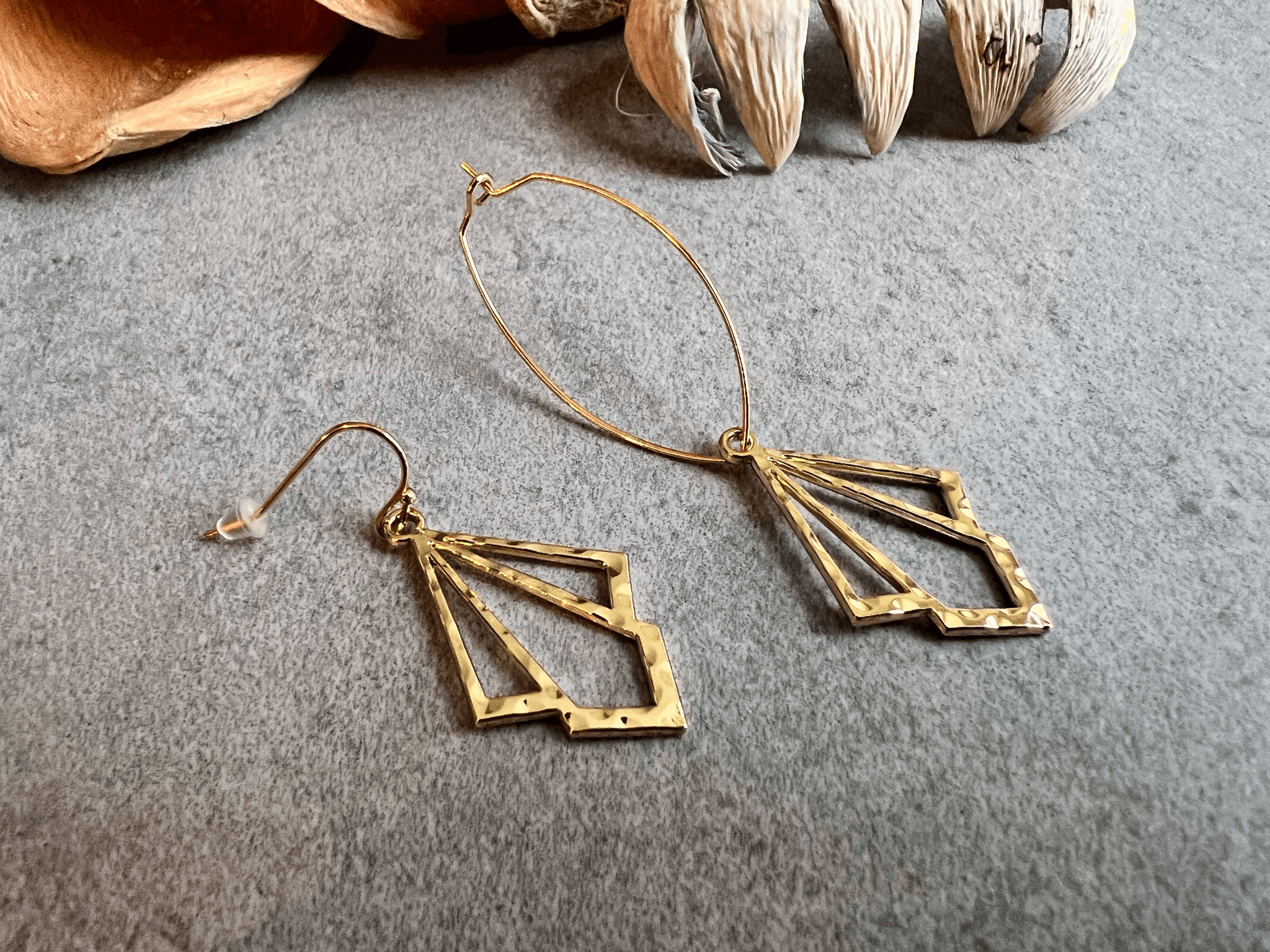 Boucles d’oreilles asymétriques ARIZONA losanges fins et dorés - Créations Uniques - Créations Uniques