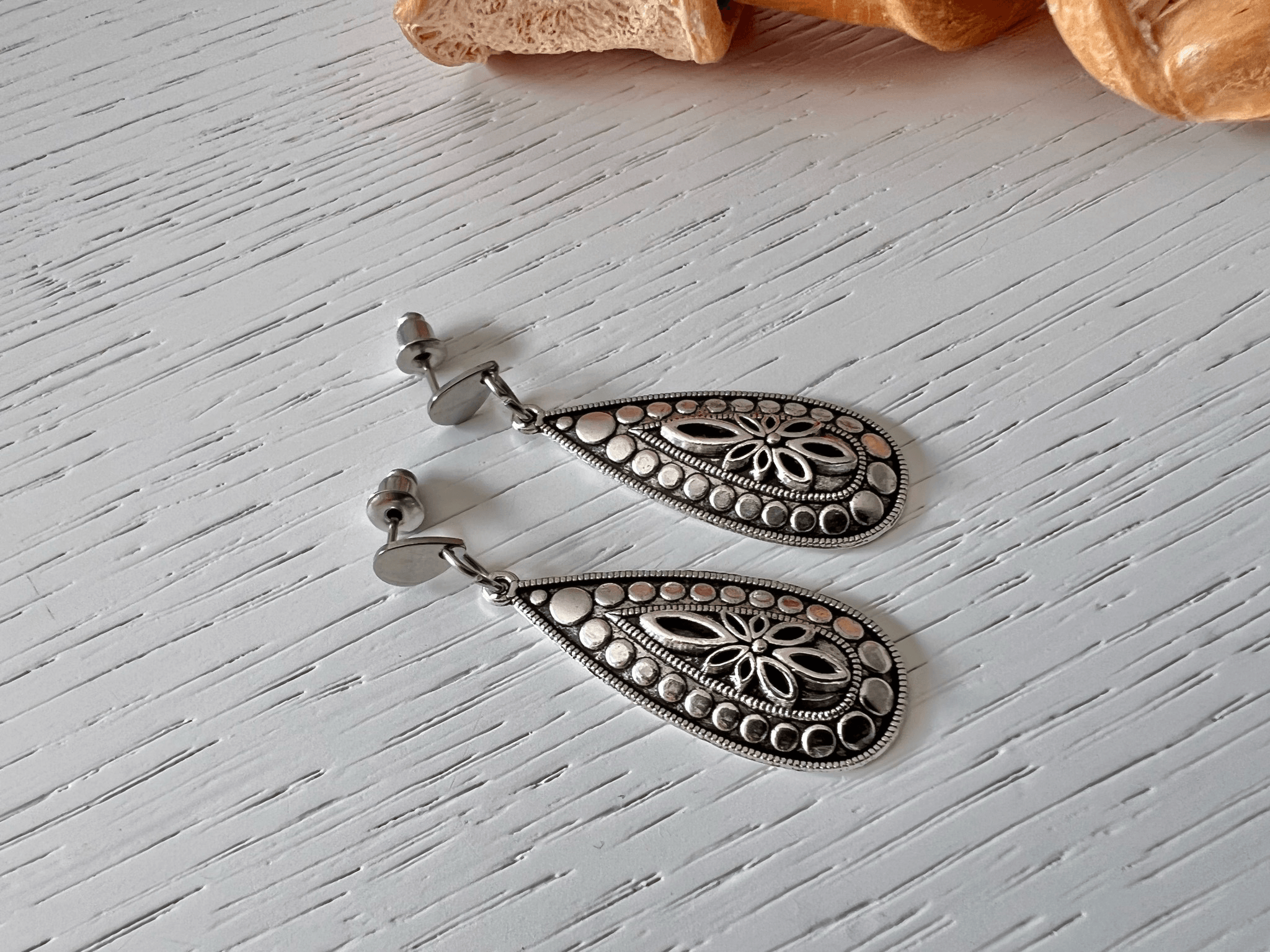 Boucles d’oreilles MARJORIE gouttes argent vieilli - Créations Uniques - Créations Uniques