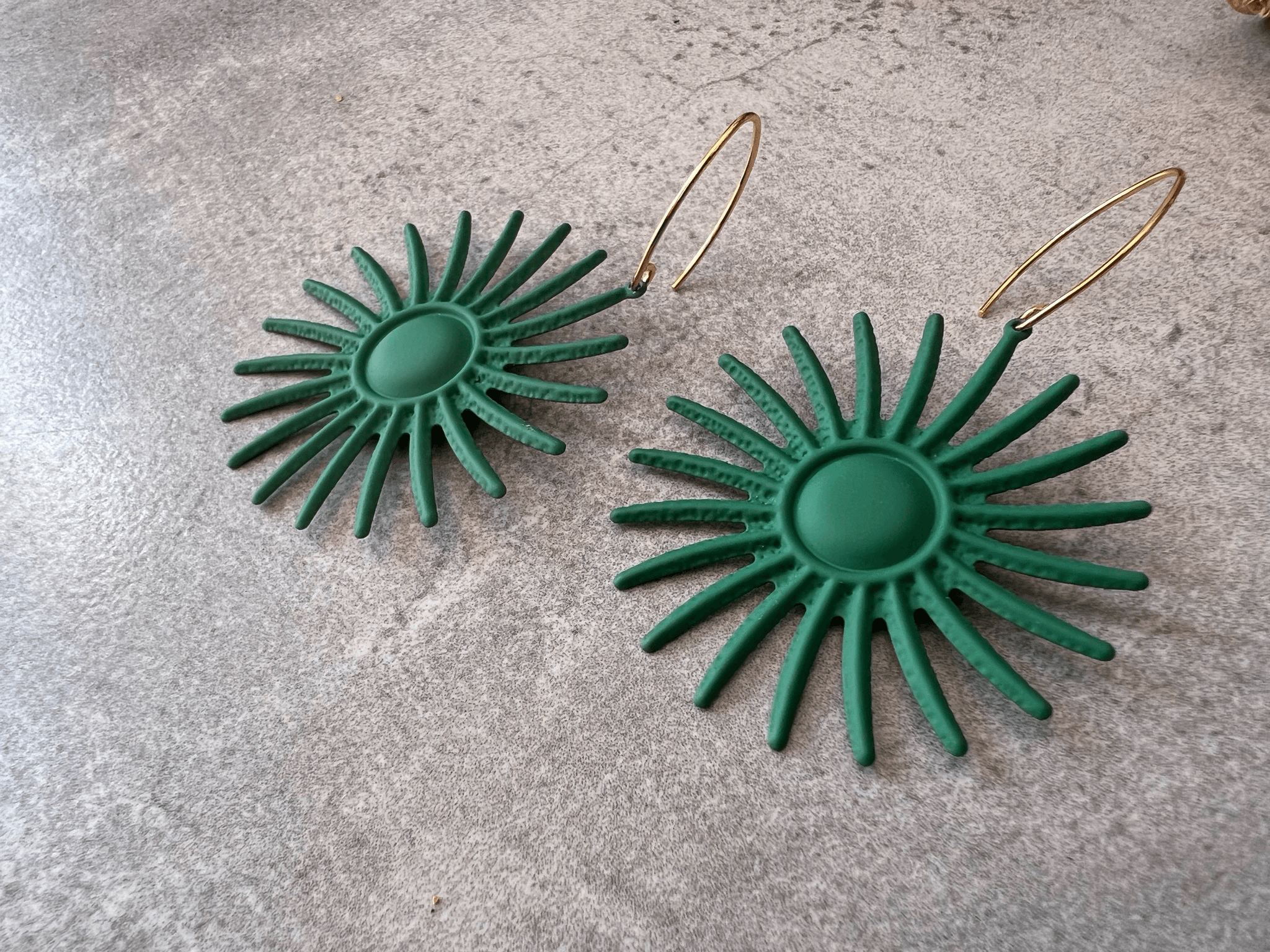 Boucles d’oreilles ANGELA soleil vert - Créations Uniques - Créations Uniques