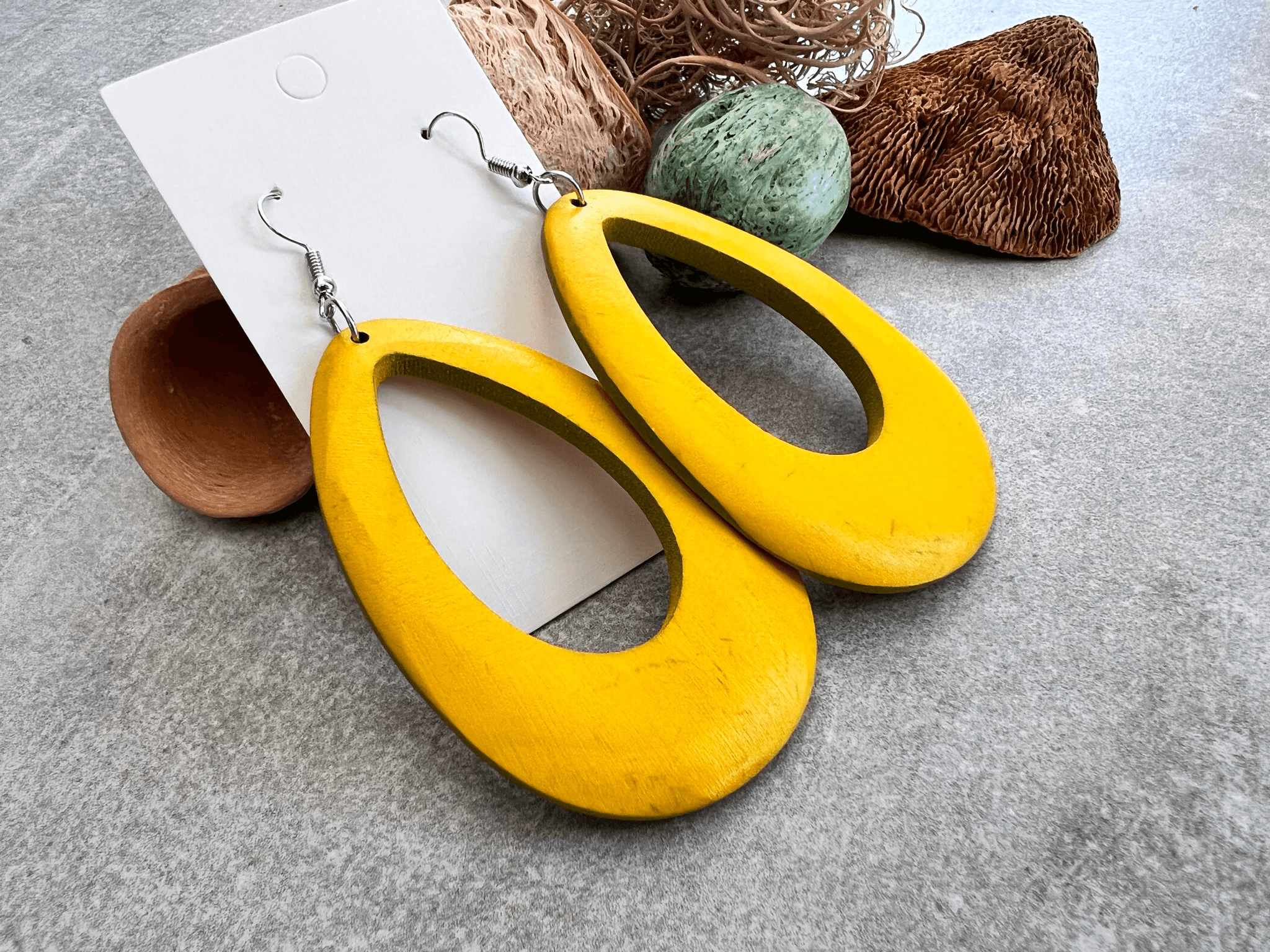 Boucles d’oreilles MAGALIE grandes gouttes bois jaune - Créations Uniques