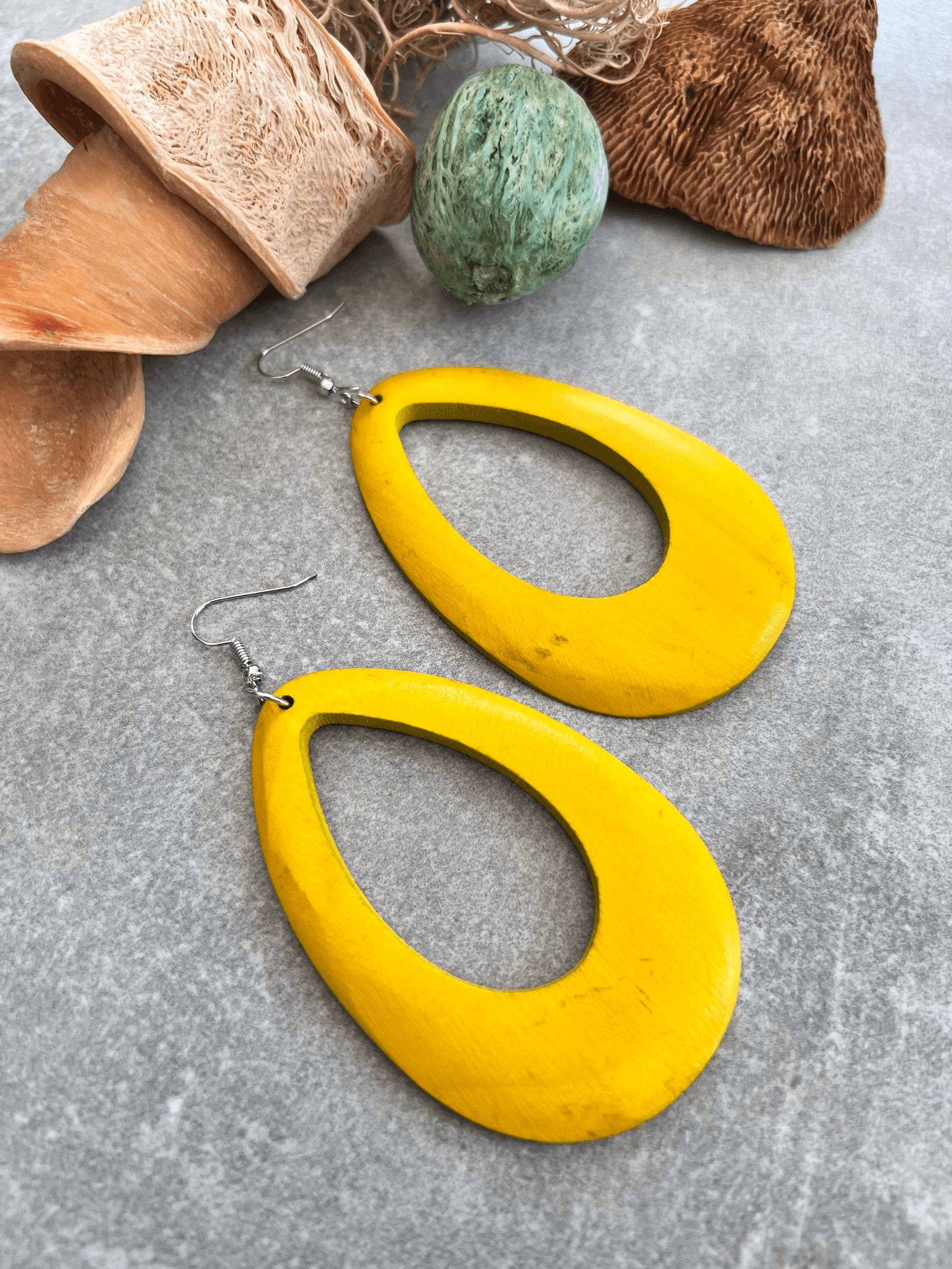 Boucles d’oreilles MAGALIE grandes gouttes bois jaune - Créations Uniques